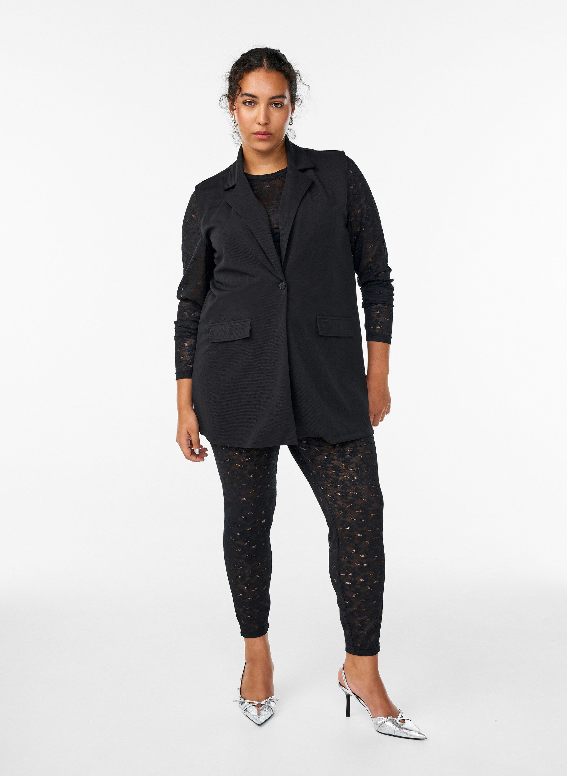 Spitzenleggings mit hoher Taille, Schwarz, Model