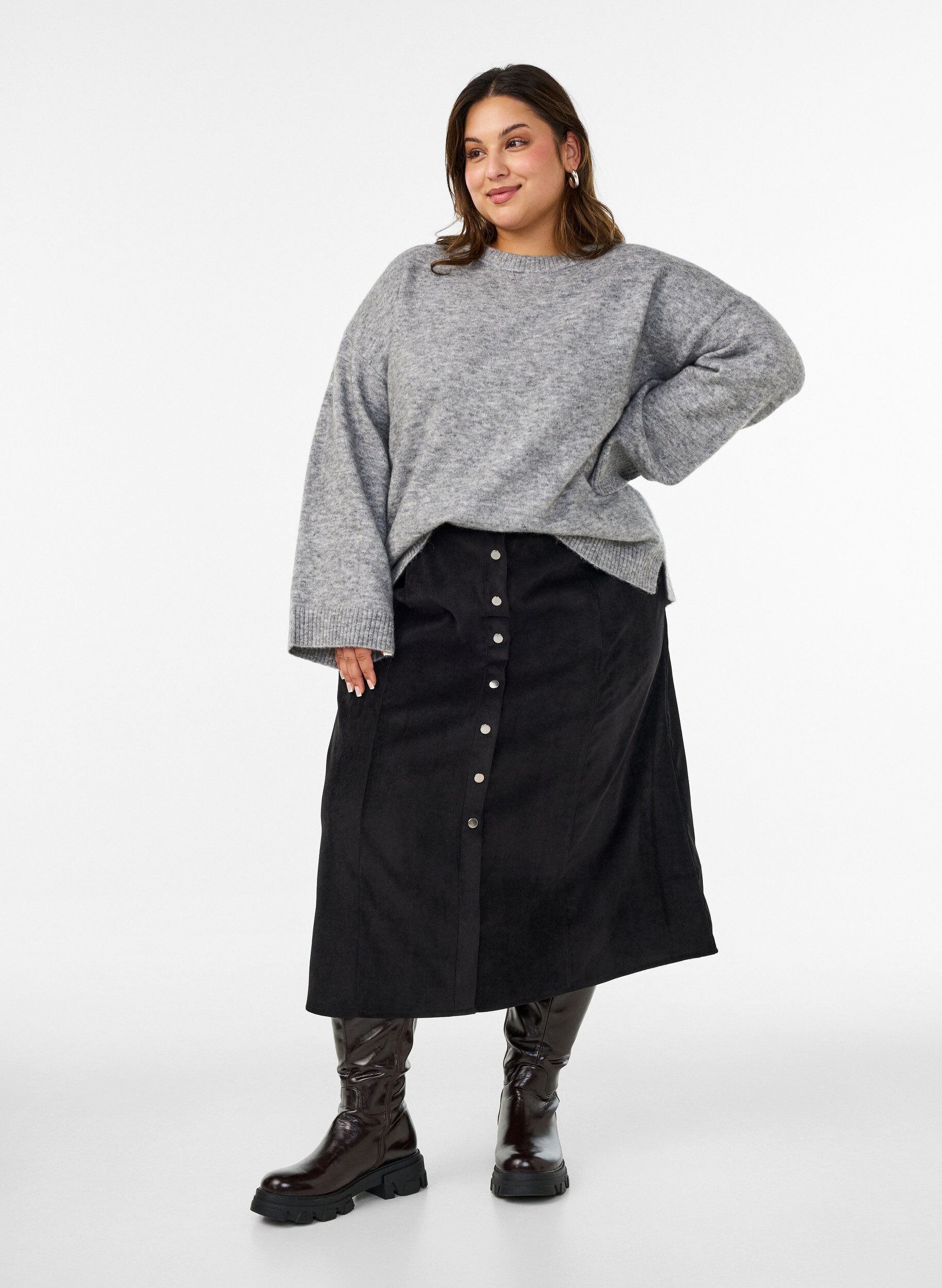 A-Linien-Rock aus Cord mit Kn&ouml;pfen, Schwarz, Model