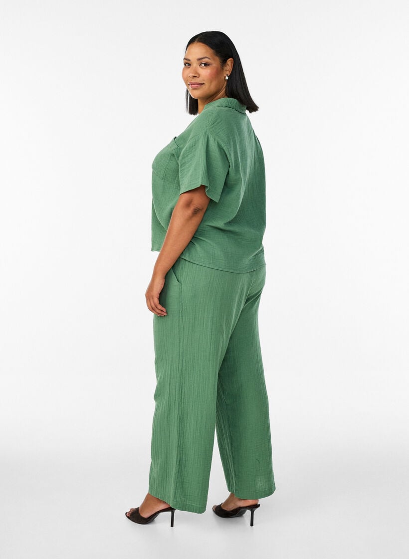 Hoch taillierte Hose aus Baumwoll-Musselin mit weitem Bein, Gr&uuml;n, Model image number 1