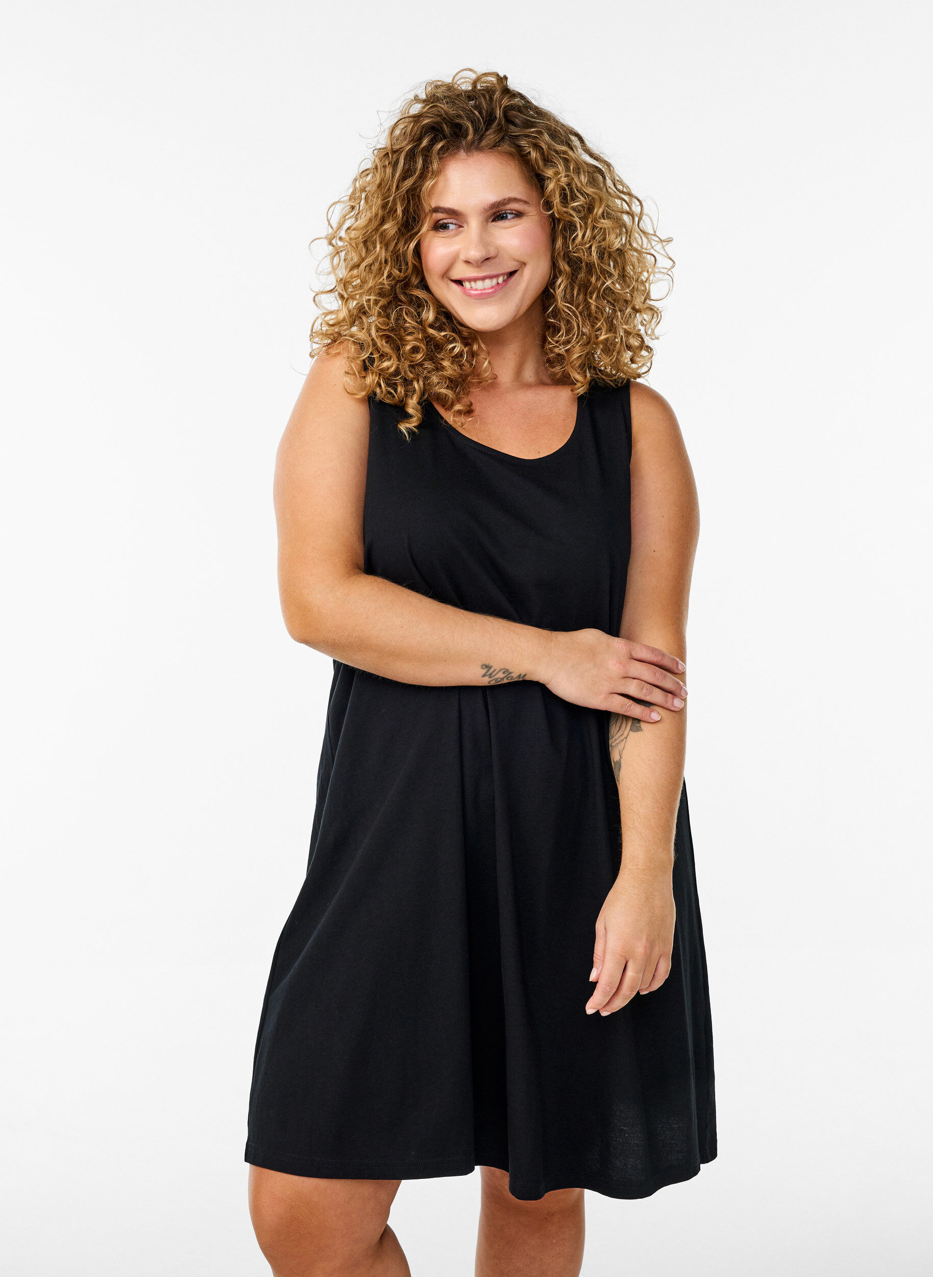 Zizzi &Auml;rmelloses Kleid in A-Linie, Schwarz, Model image number 0