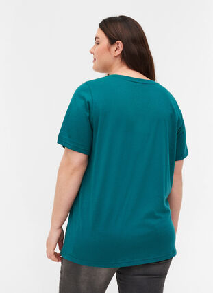 T-Shirt aus Bio-Baumwolle mit V-Ausschnitt, Pacific, Model image number 1