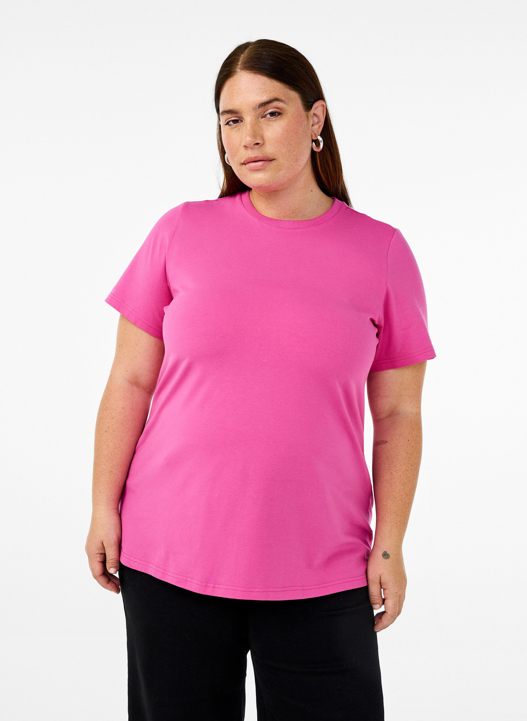 Zizzi T-Shirt aus Bio-Baumwolle mit Rundhalsausschnitt, Raspberry Rose, Model image number 0