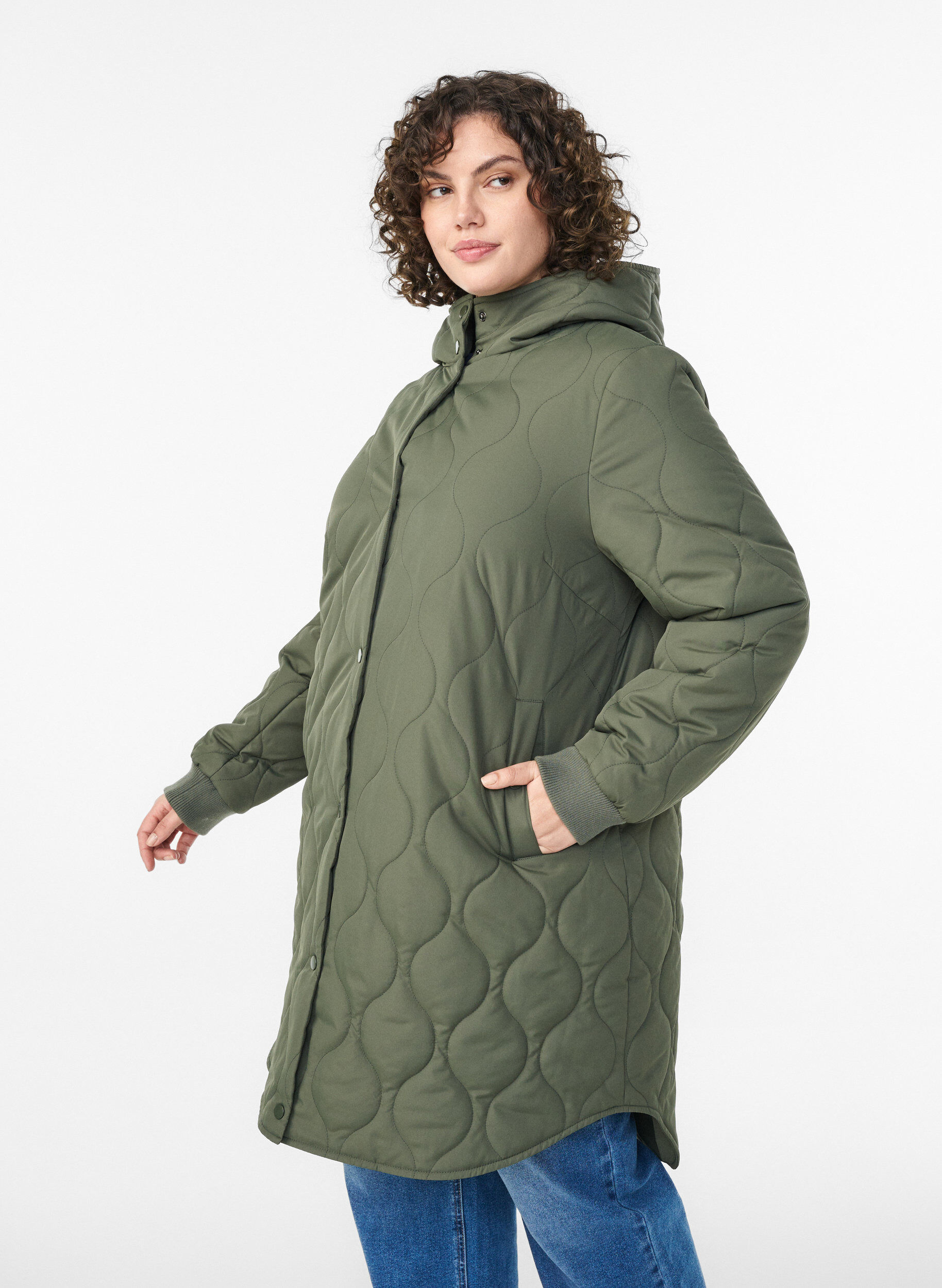 Zizzi Mittellange Steppjacke mit Kapuze, Gr&uuml;n, Model image number 0