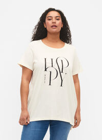 T-Shirt aus Baumwolle mit Textdruck, Buttercream HAPPY, Model
