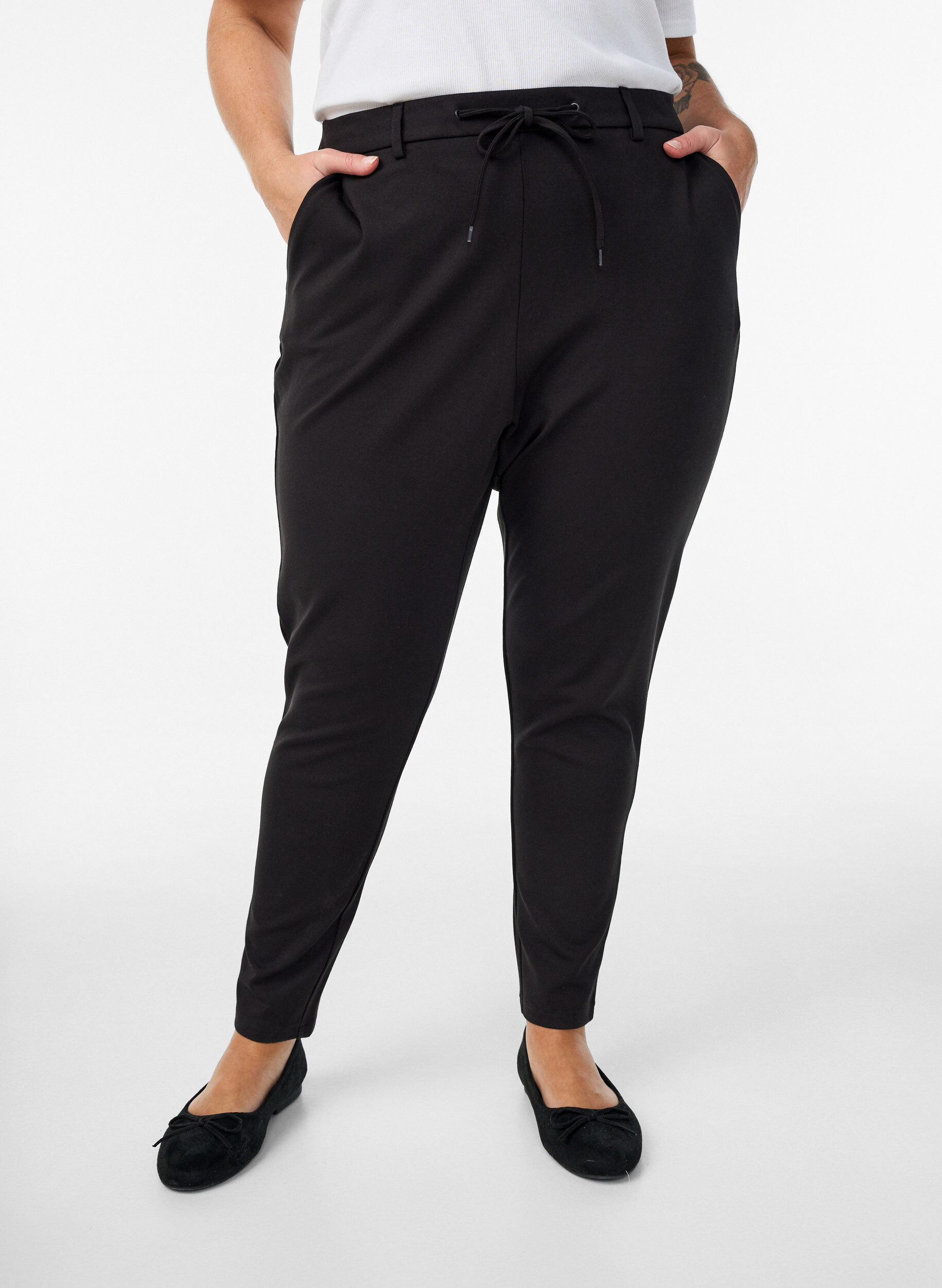 Zizzi Gek&uuml;rzte Maddison Hose, Schwarz, Model image number 2