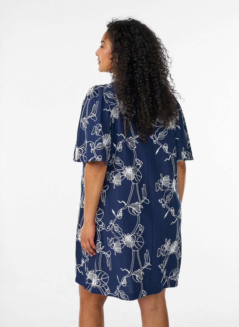 Kurzes A-Linienkleid mit Stickmuster, Blau, Model image number 2