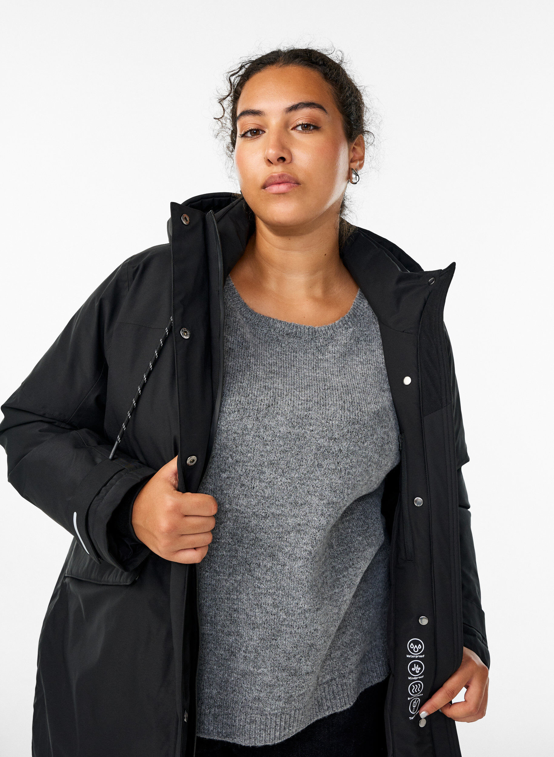 Zizzi Wasserabweisender Parka mit Kapuze und funktionellen Details, Schwarz, Model image number 3