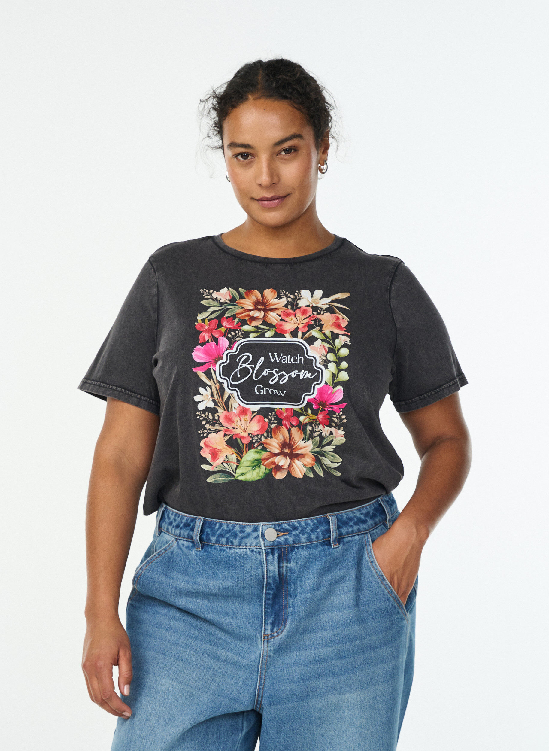 Zizzi T-Shirt aus Bio-Baumwolle mit Print, Grau, Model image number 0