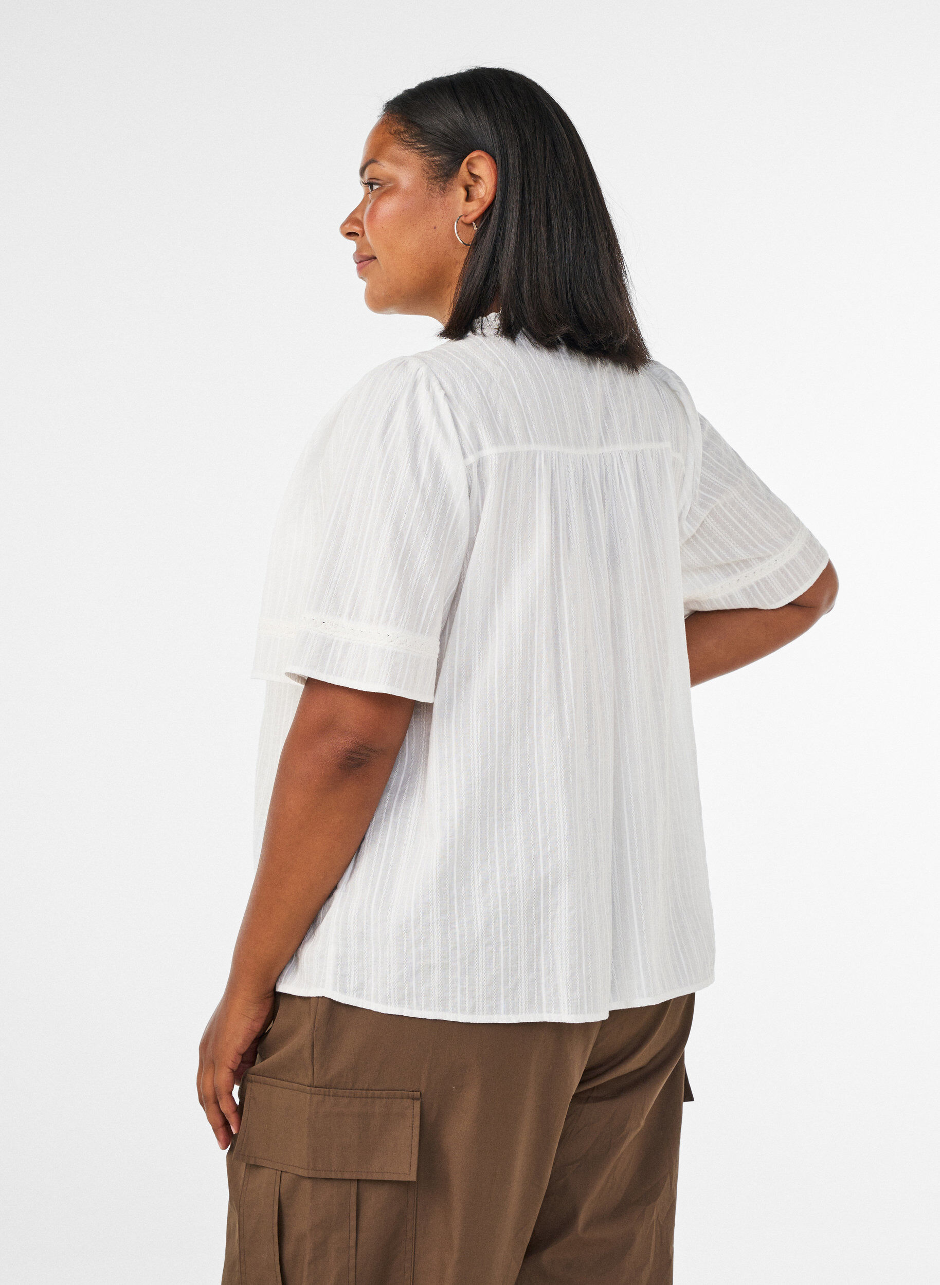 ZizziBluse aus Baumwolle mit Zierb&auml;ndern, Vanille, Model image number 2