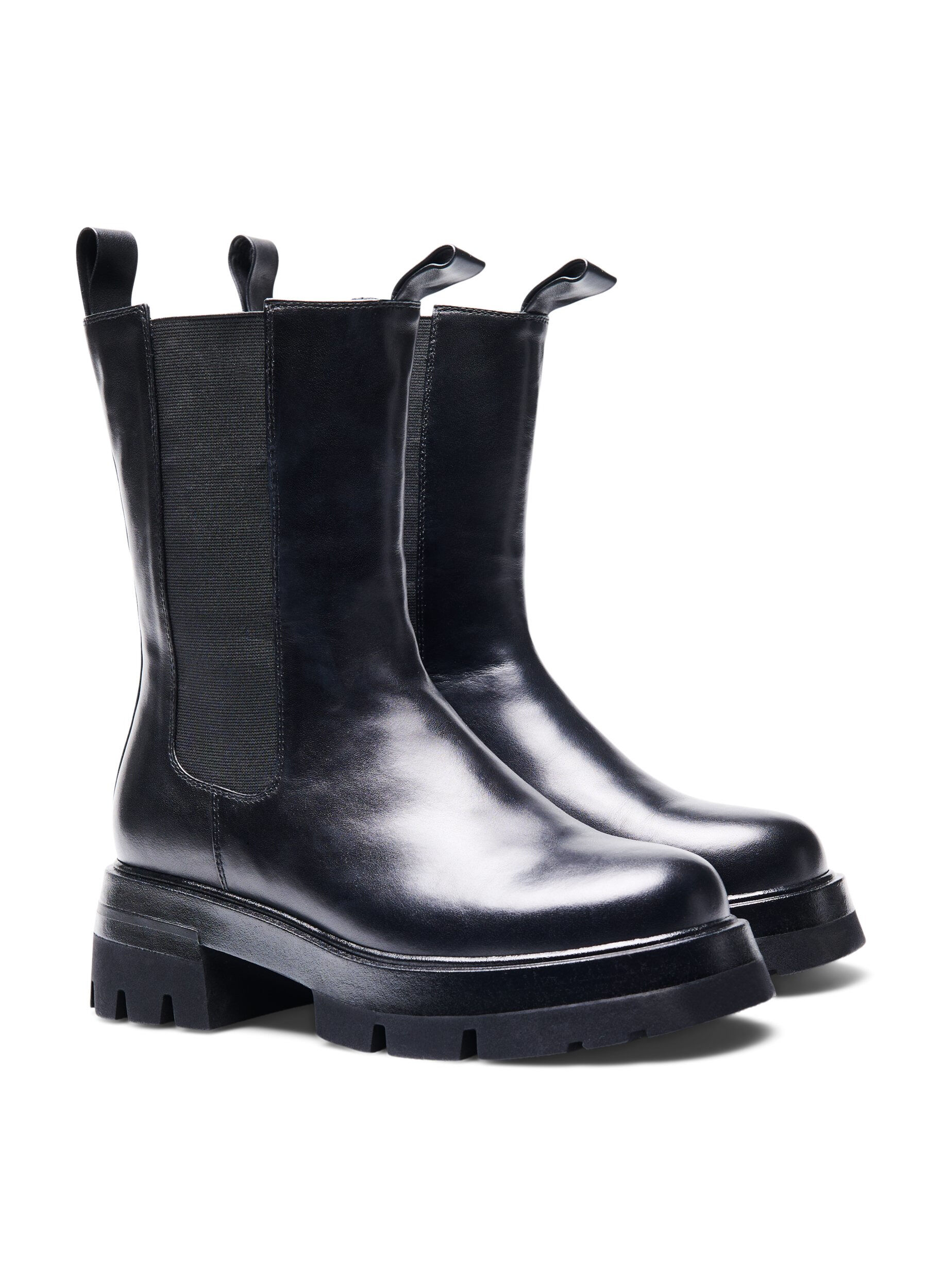 Zizzi Weit geschnittener Lederstiefel mit Gummizug, Black, Packshot image number 3