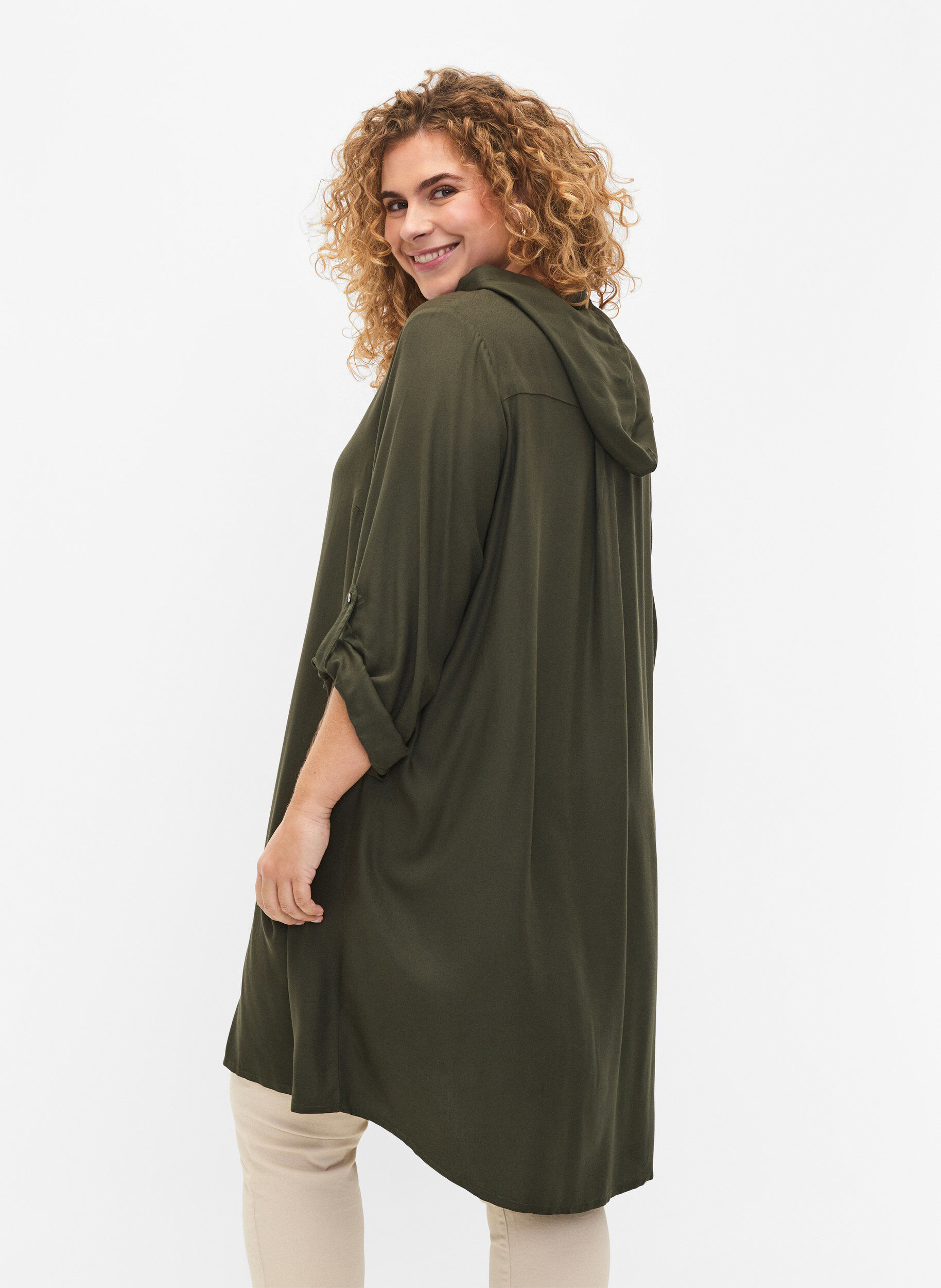 Zizzi Hemdblusenkleid aus Viskose mit Kapuze und 3/4-&Auml;rmeln, Thyme, Model image number 1