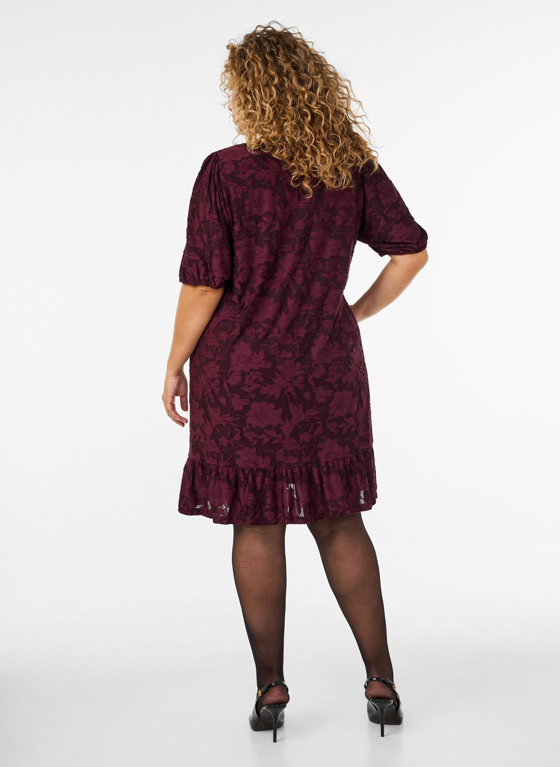 ZizziKleid mit floraler Struktur und R&uuml;schensaum, Rot, Model image number 2
