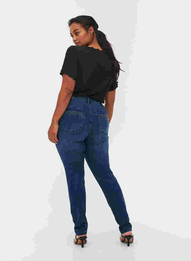 Nille Jeans mit hoher Taille und Nieten, Medium Blue denim, Model image number 1