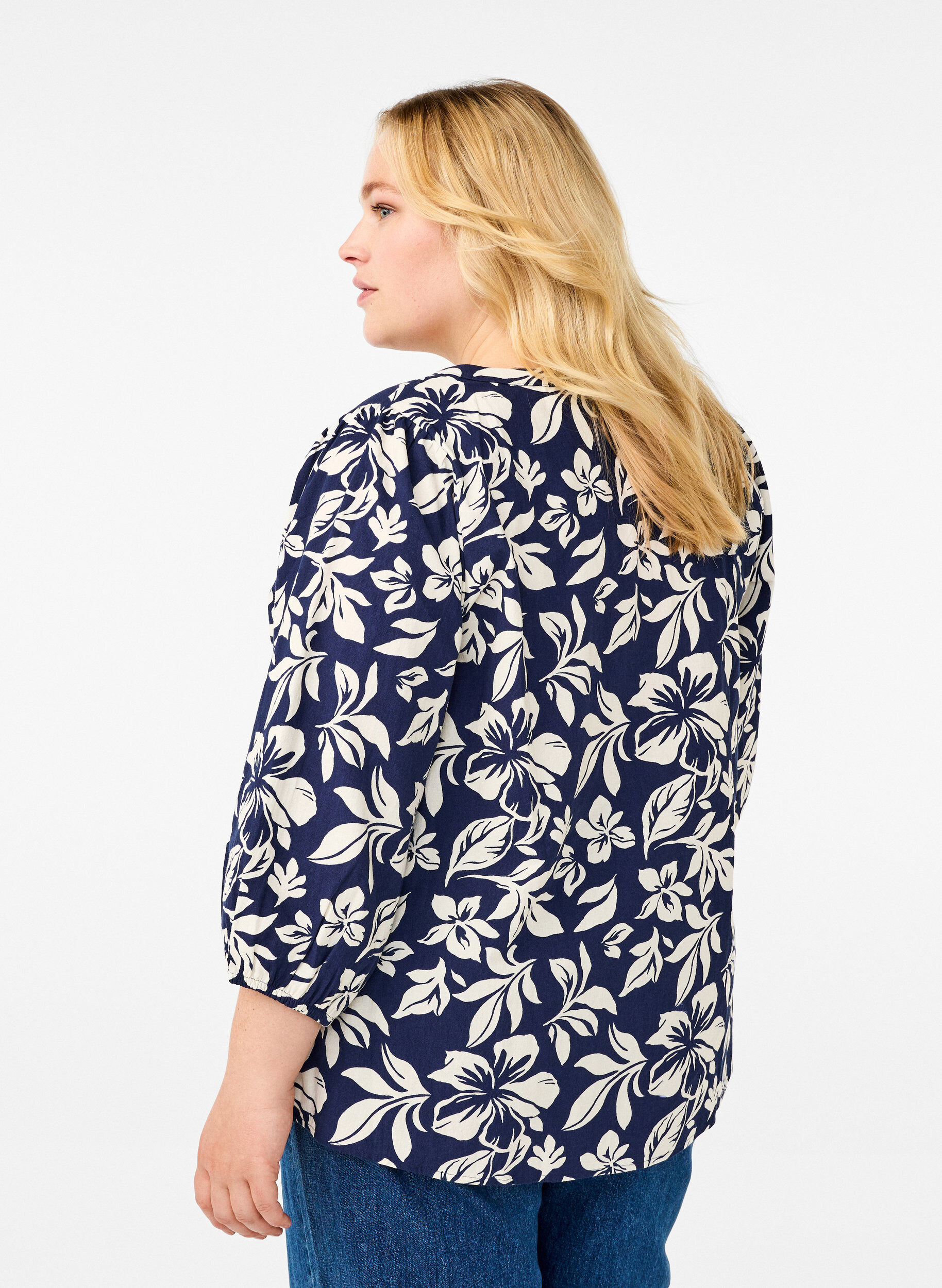 Zizzi Baumwollbluse mit 3/4-&Auml;rmeln und Print, Naval Academy Flower, Model image number 1
