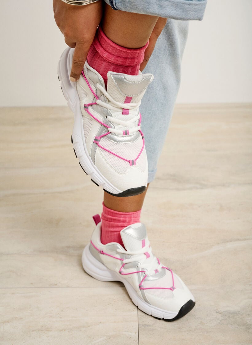 Weit geschnittene Sneakers mit kontrastierender Schnürung, White w. Pink, Image
