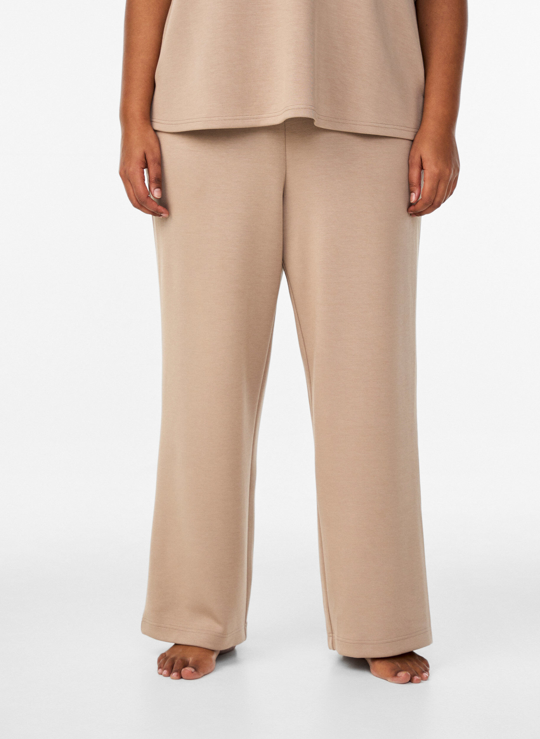 Zizzi Hoch taillierte Loungehose mit geraden Beinen, Beige, Model image number 2