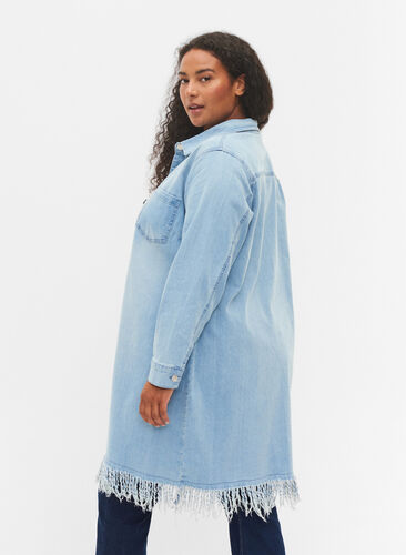 Jeanskleid mit Fransen und Knopfverschluss, Light blue denim, Model image number 1