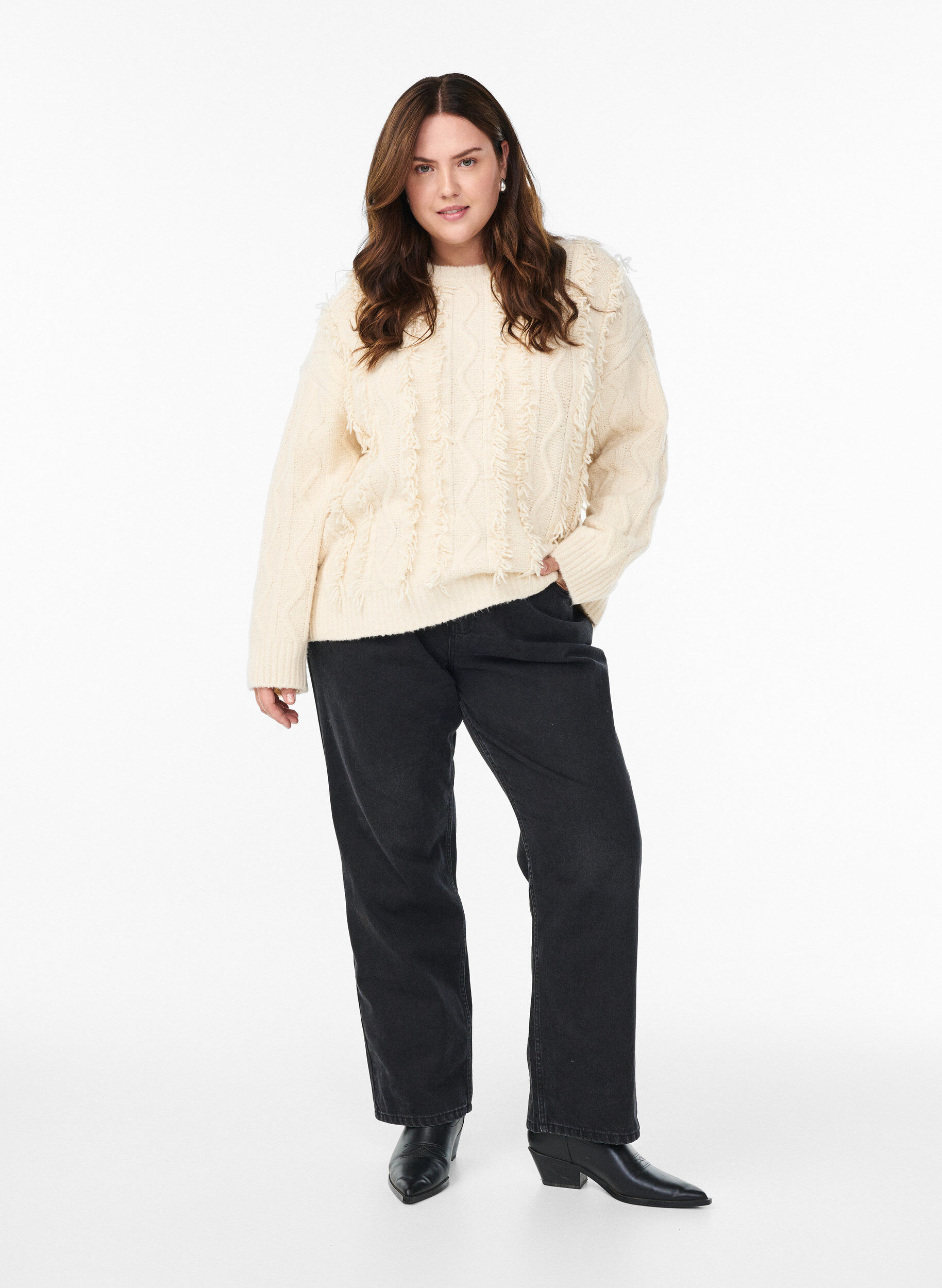 Zizzi Strick mit Rundhalsausschnitt und Strukturmuster, Beige, Model image number 1