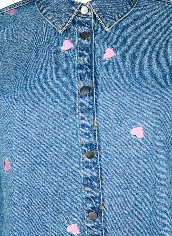Locker geschnittene Jeansbluse mit aufgestickten Herzen, Light Blue Heart, Packshot image number 2