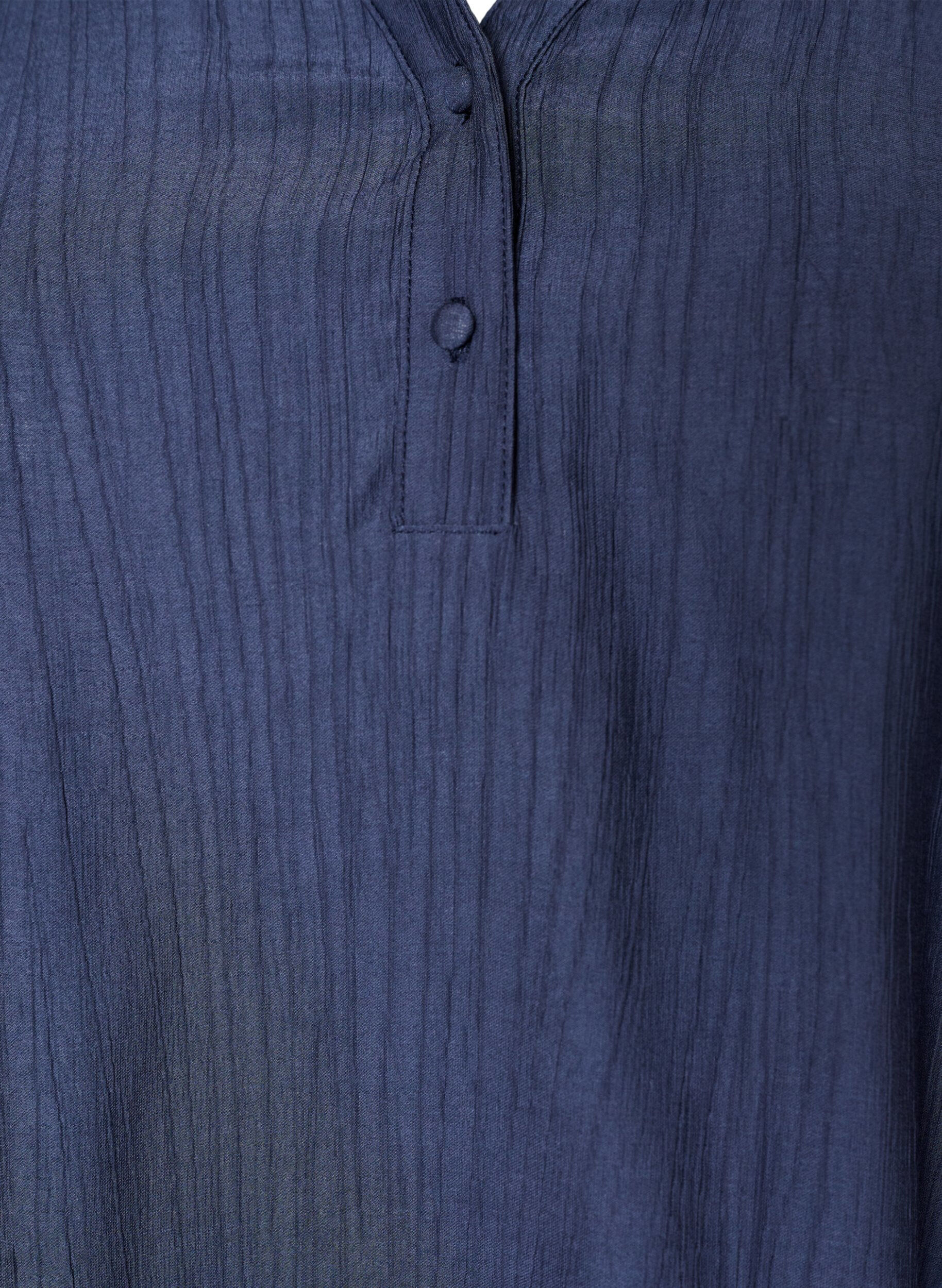 ZizziBluse aus einer gecrinkelten Viskosemischung mit V-Ausschnitt, Blau, Packshot image number 2
