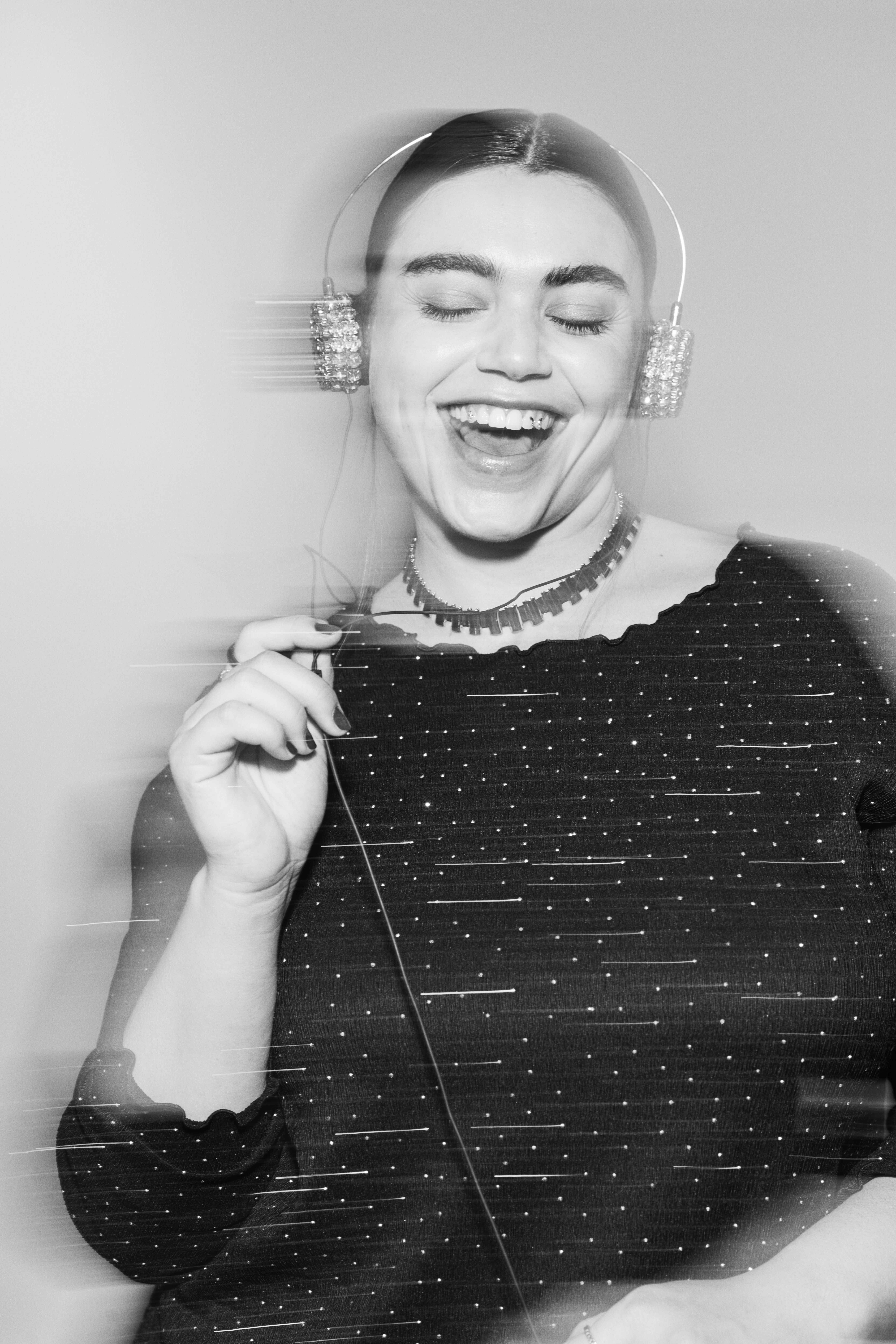 Zizzi Kleid mit Strasssteinen, , Model