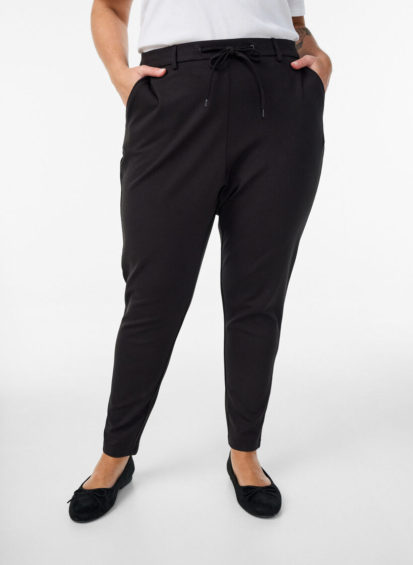 Cropped Maddison Hose, Schwarz, Model image number 2