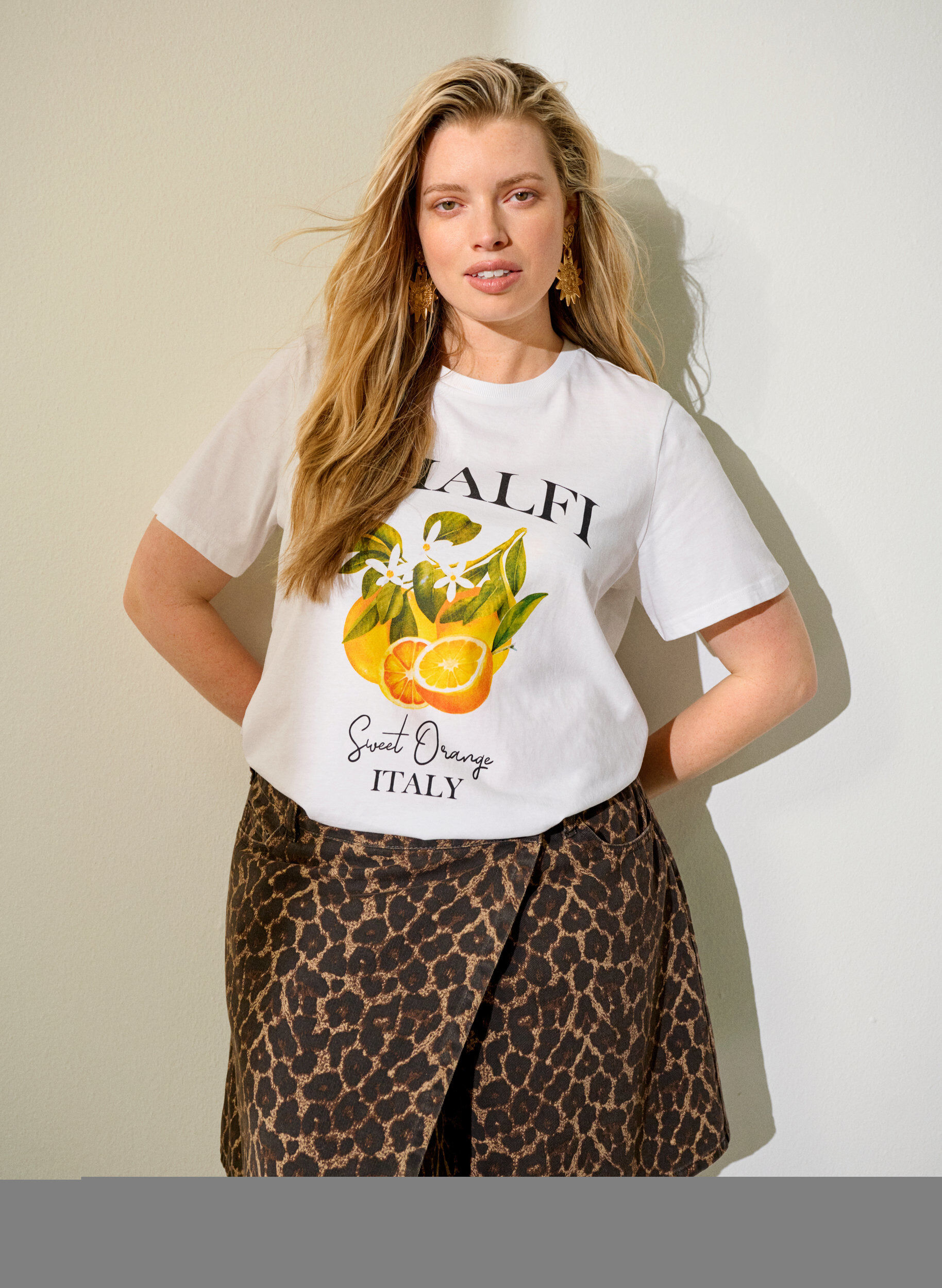 Zizzi Kurzer Jeansrock mit Leo-Print und A-Linie, Braun, Image image number 0