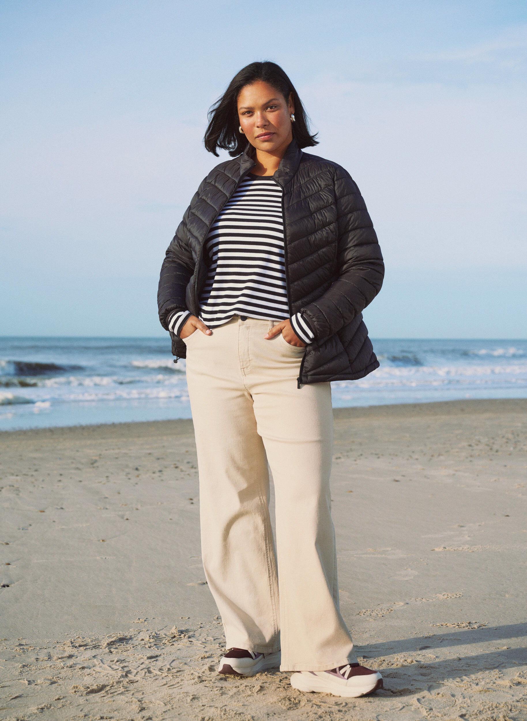 Zizzi Leichte Jacke mit Taschen, Schwarz, Image image number 0