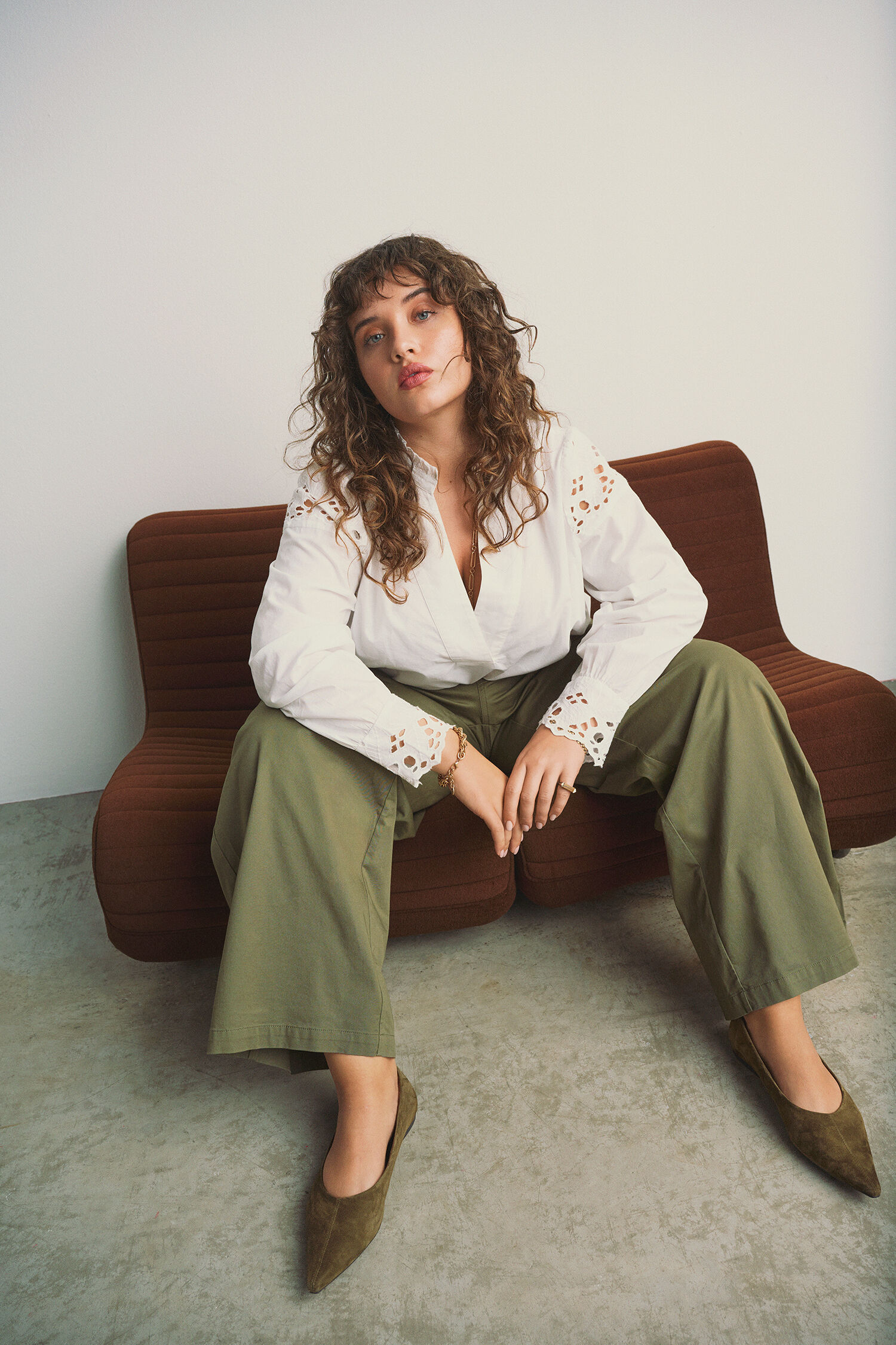 Zizzi Look mit Broderie-Anglaise-Details, , Model