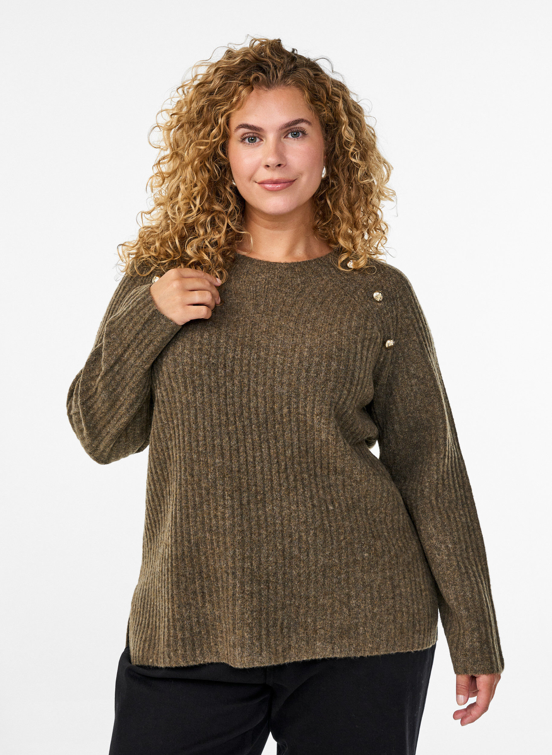 Pullover aus Rippstrick mit Zierkn&ouml;pfen, Braun, Model