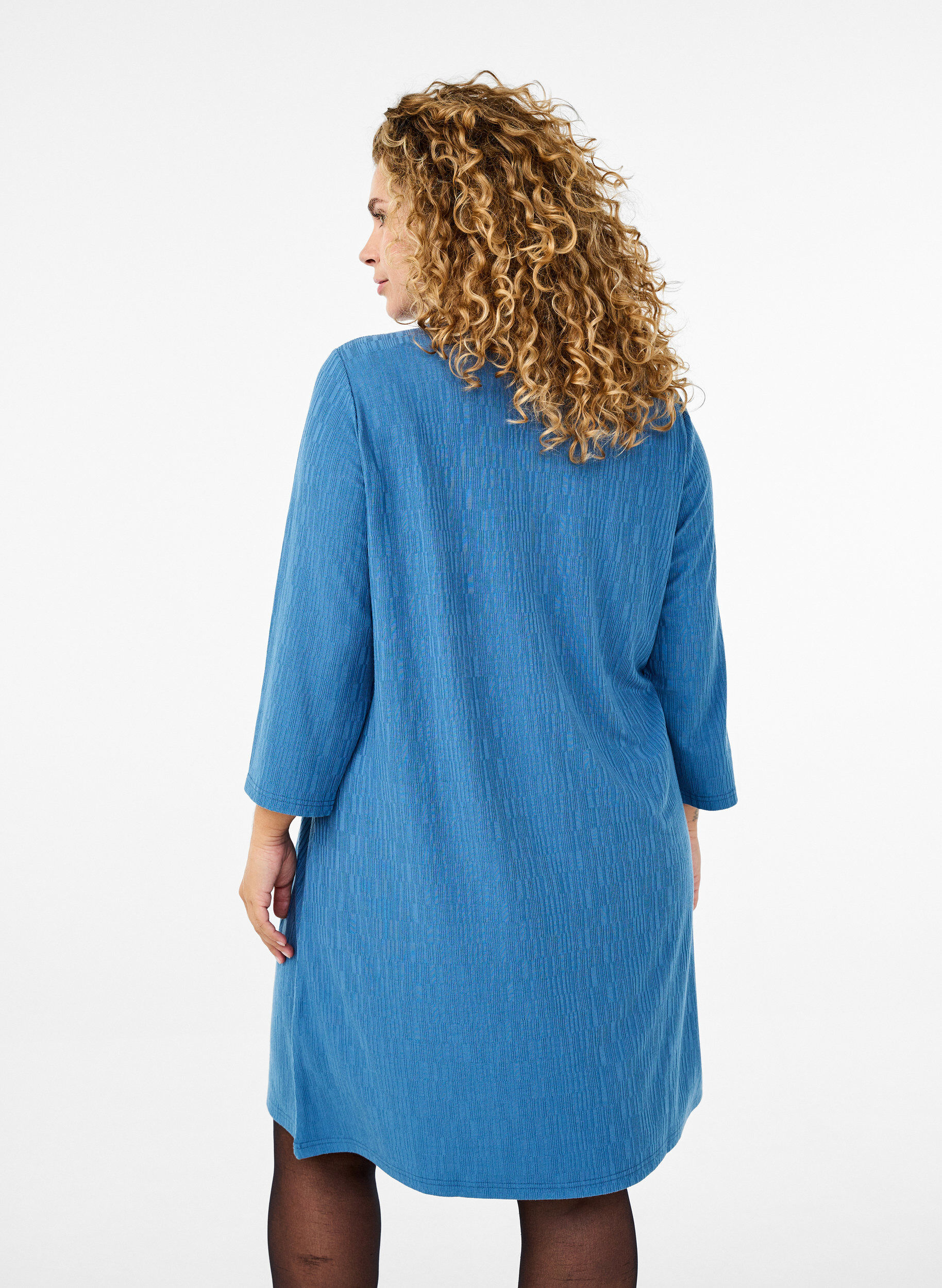Zizzi Kleid mit Struktur und 3/4-&Auml;rmeln, Blau, Model image number 2
