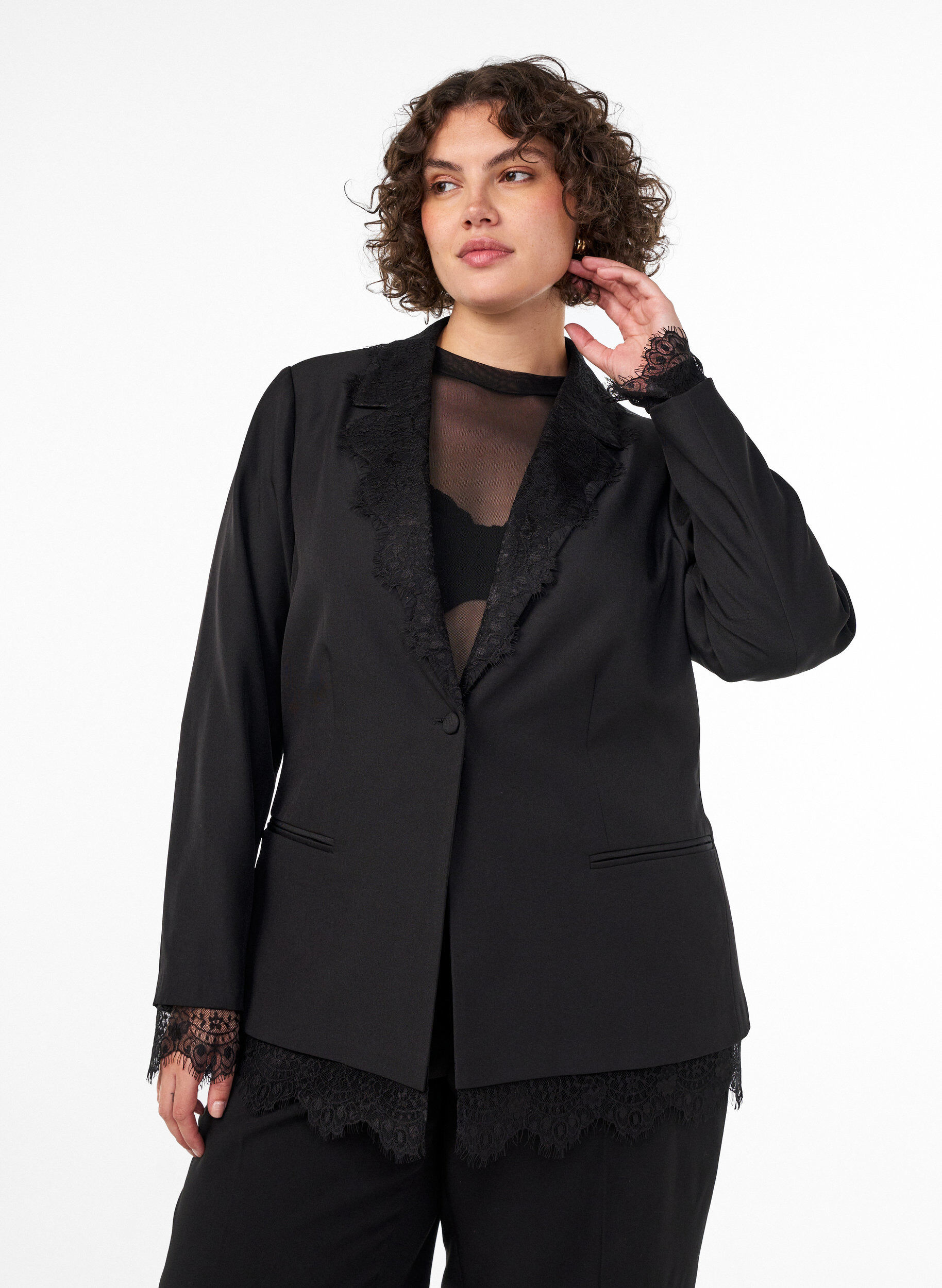 ZizziBlazer mit Spitzenbesatz, Schwarz, Model image number 0