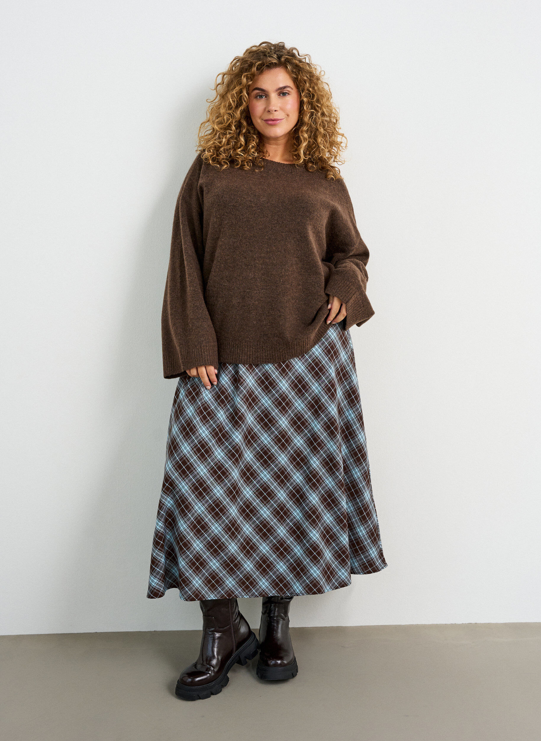 ZizziLocker gestrickte Bluse mit Alpaka und Wolle, Braun, Model image number 1