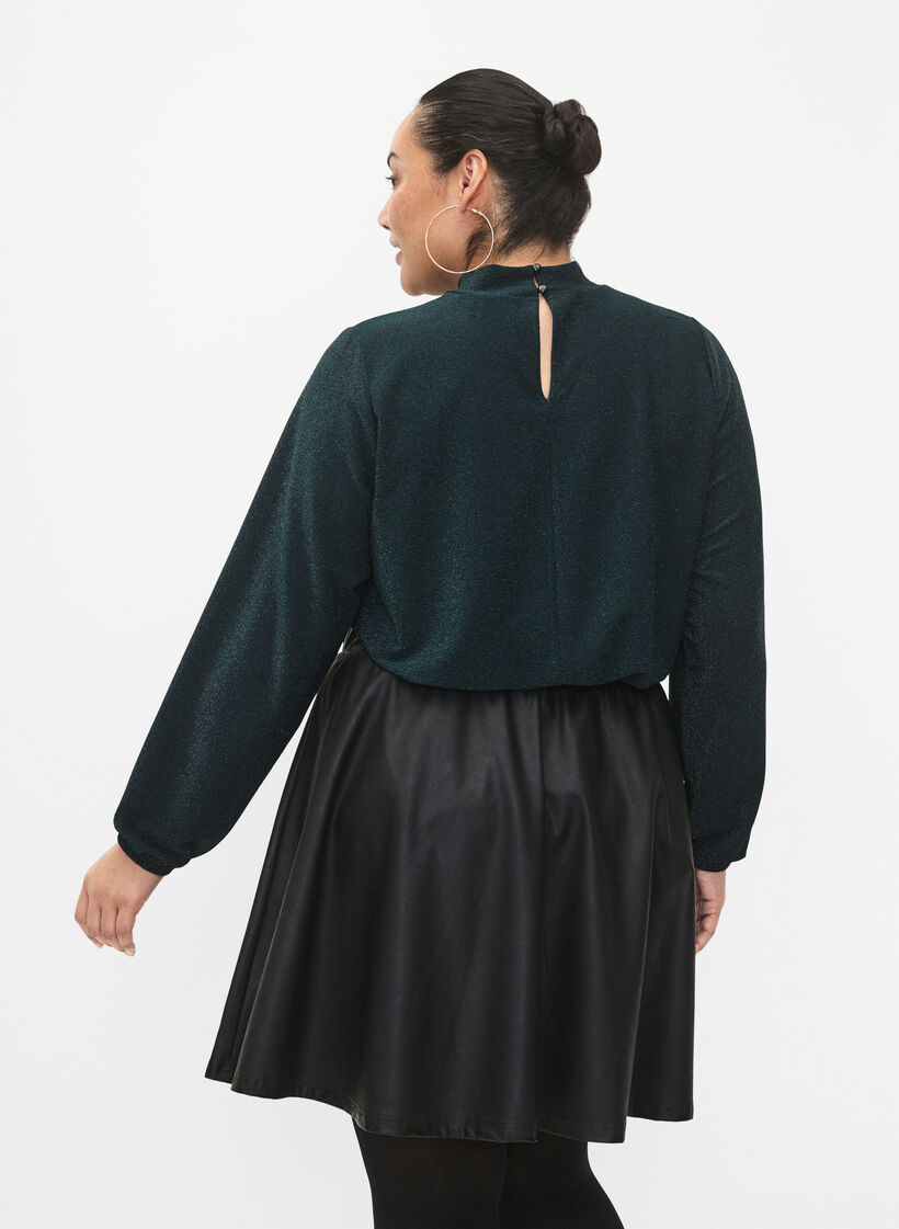 Langärmlige Glitzerbluse mit Rundhalsausschnitt und V-Detail, Black Scarab, Model image number 1