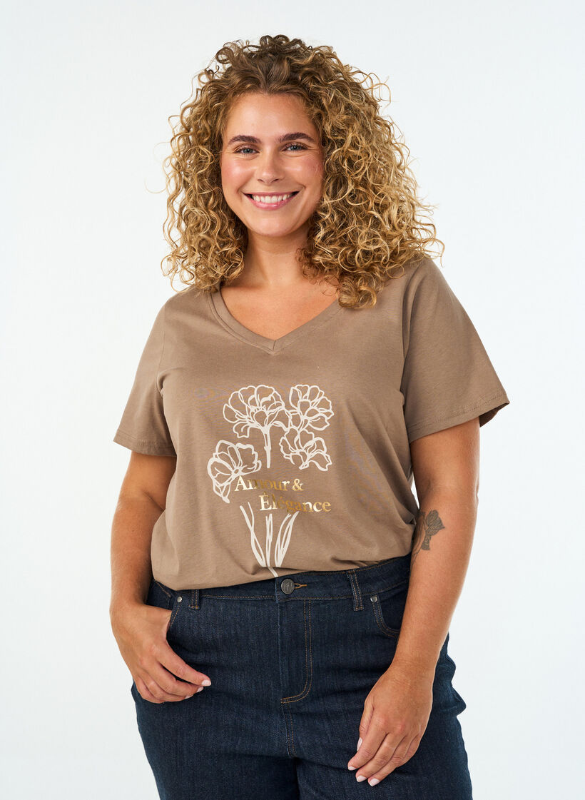 T-Shirt aus Baumwolle mit Frontprint und V-Ausschnitt, Braun, Model image number 0