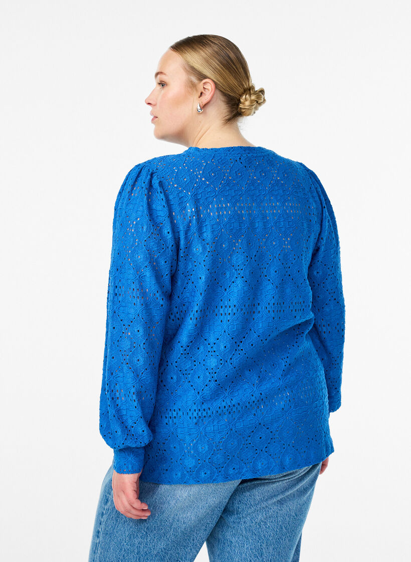Langärmelige Bluse mit Lochstickerei, Blau, Model image number 2