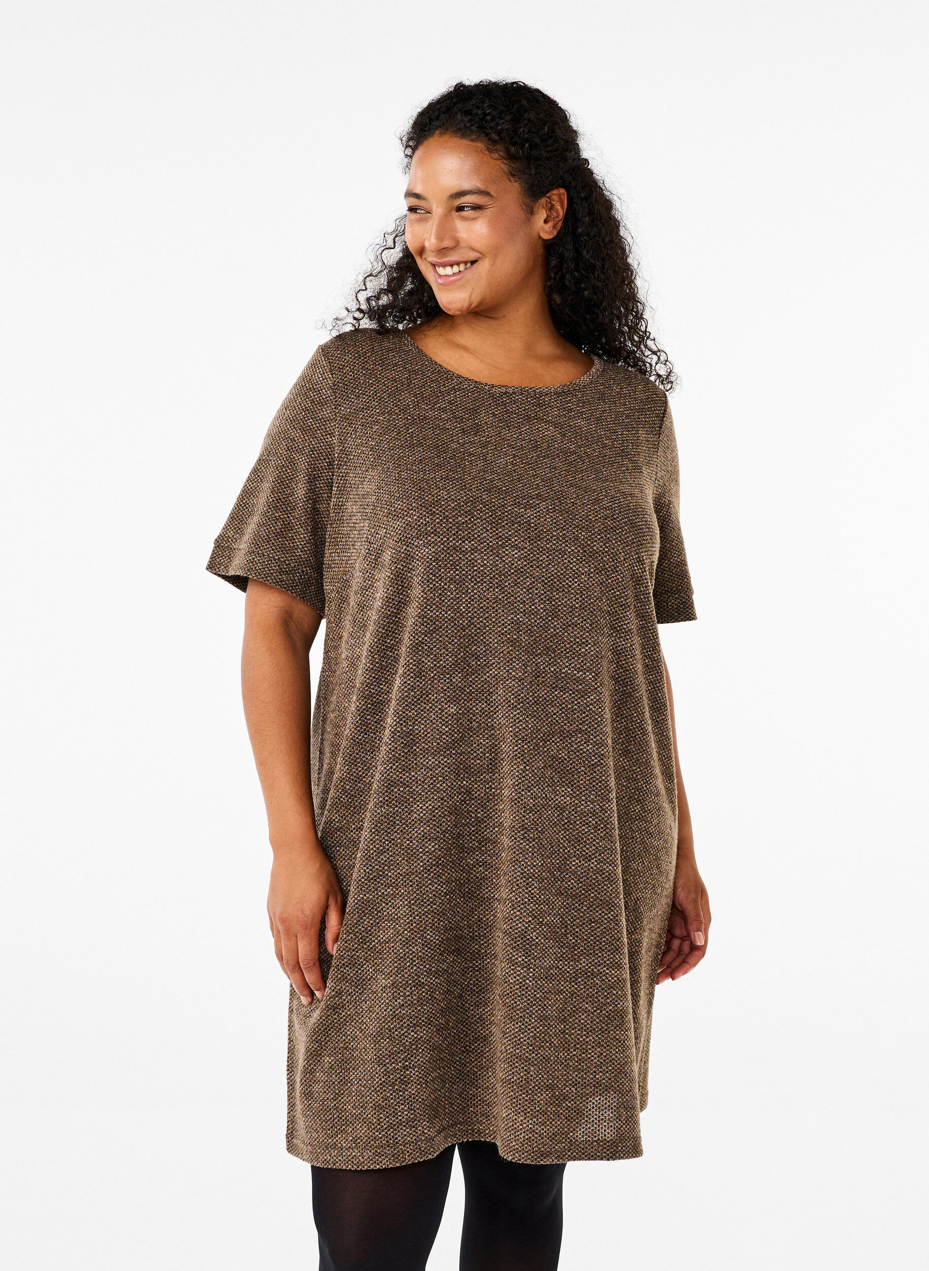 Zizzi T-Shirt-Kleid mit kurzen &Auml;rmeln, Caribou, Model image number 0