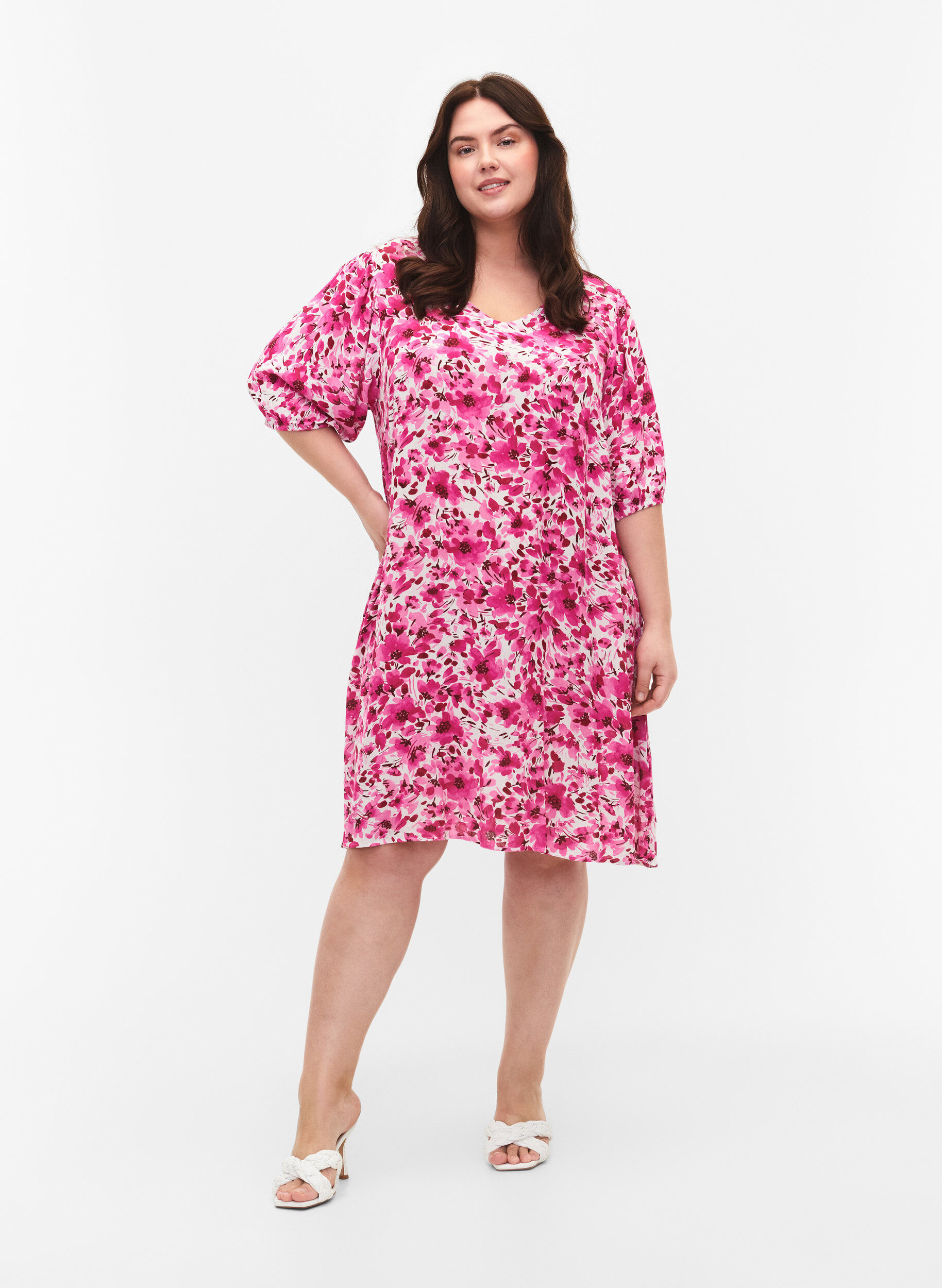 Zizzi Gebl&uuml;mtes Kleid aus Viskose mit A-Linie, Pink Flower Rain, Model image number 2