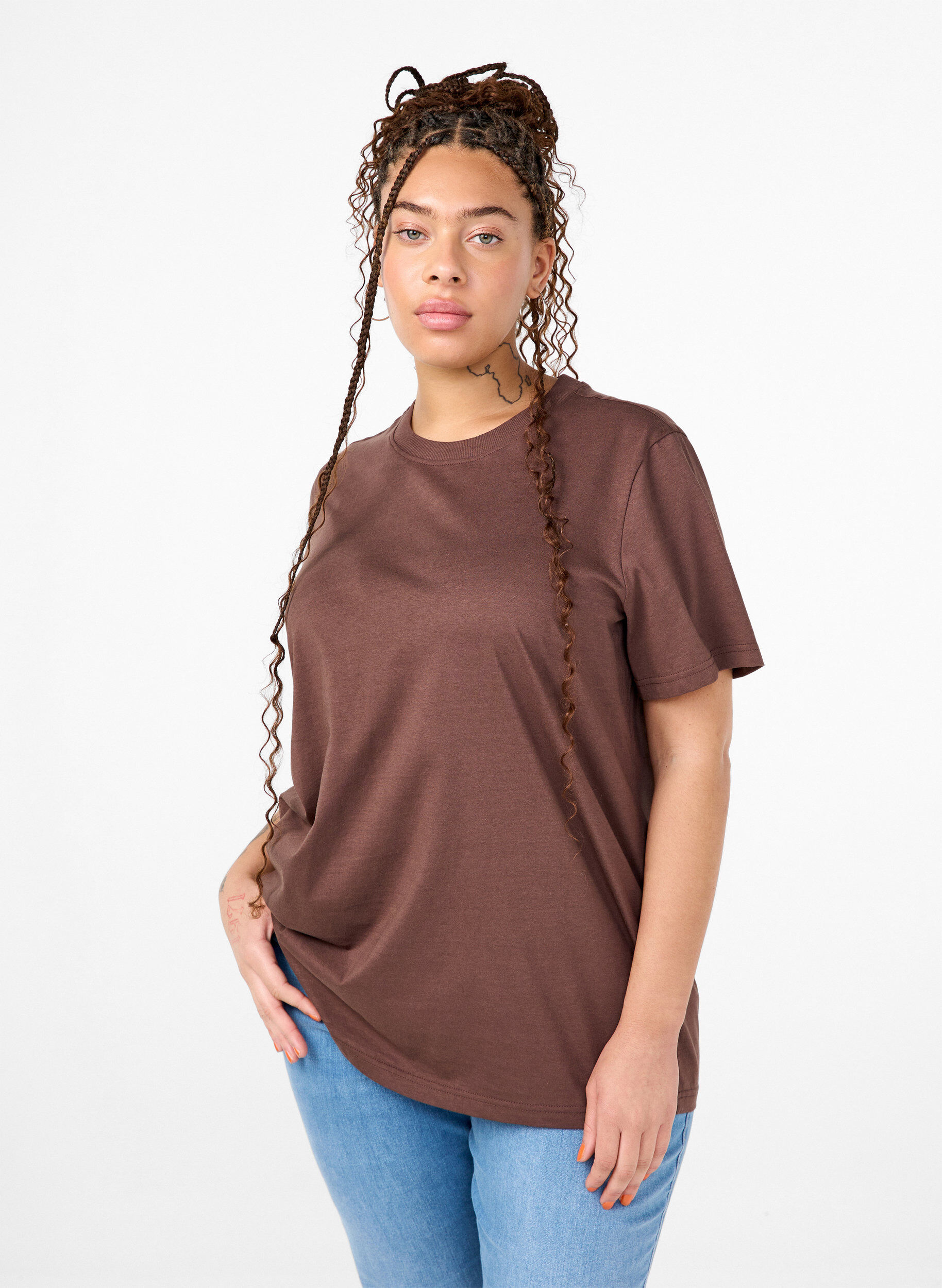 Zizzi Basic-T-Shirt aus Baumwolle mit Rundhalsausschnitt, Braun, Model image number 0