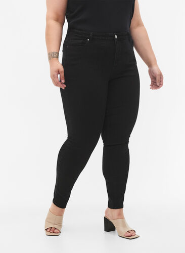 Hohe Taille Amy Jeans mit super schlankem Schnitt, Black, Model image number 2