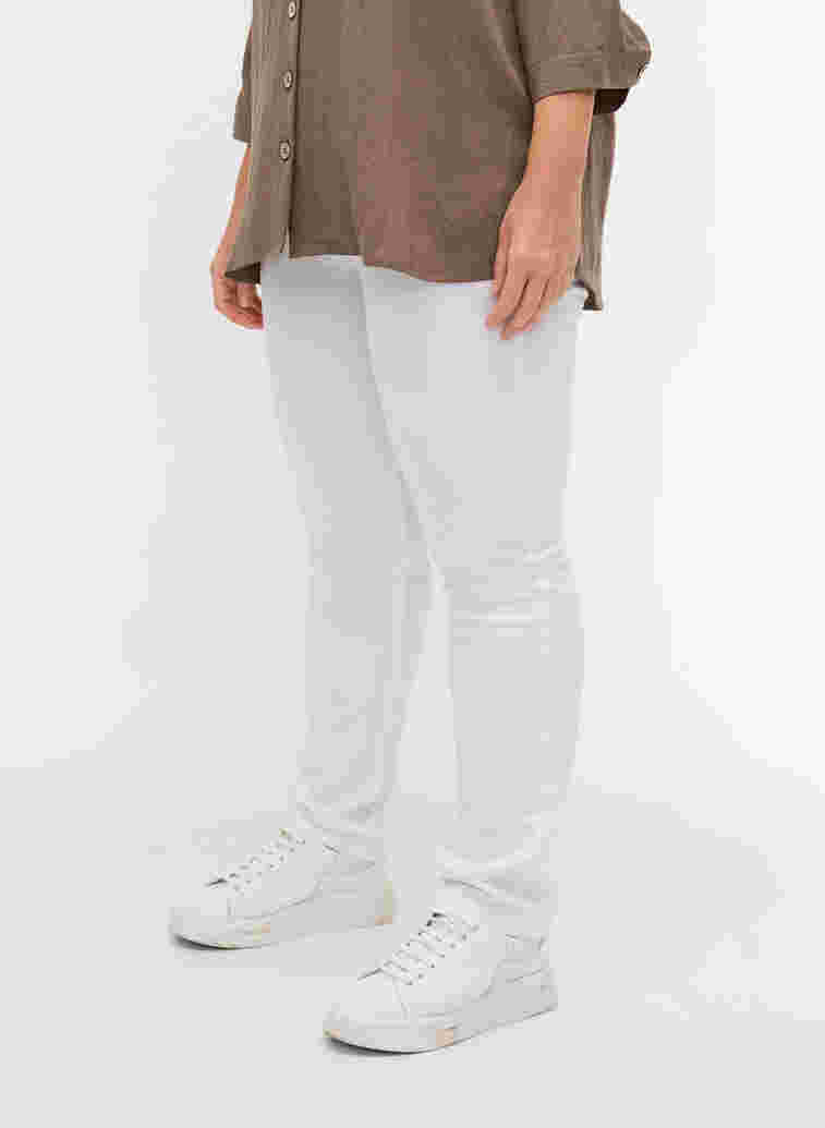 Slim Fit Emily Jeans mit normaler Taille, Br. White, Model image number 2