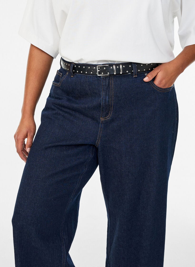 G&uuml;rtel aus Kunstleder mit Nieten, Schwarz, Model image number 0