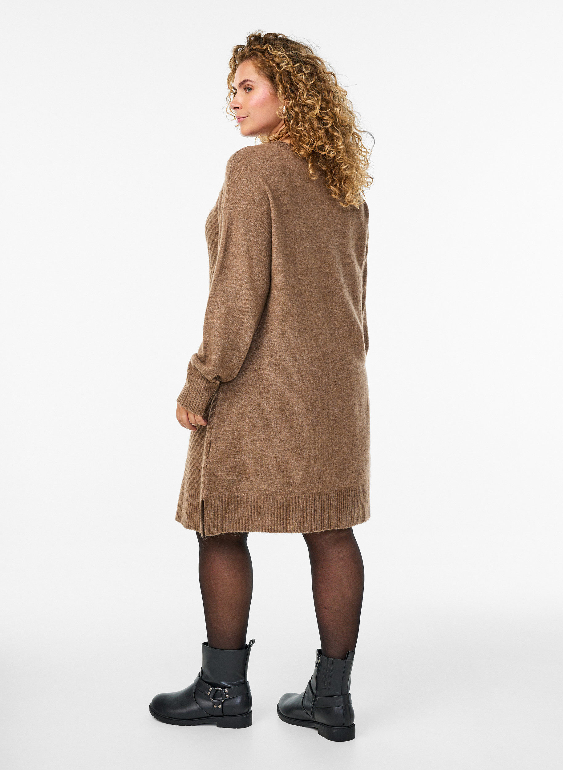 Zizzi Kurzes Strickkleid mit V-f&ouml;rmigem Strukturmuster, Braun, Model image number 2
