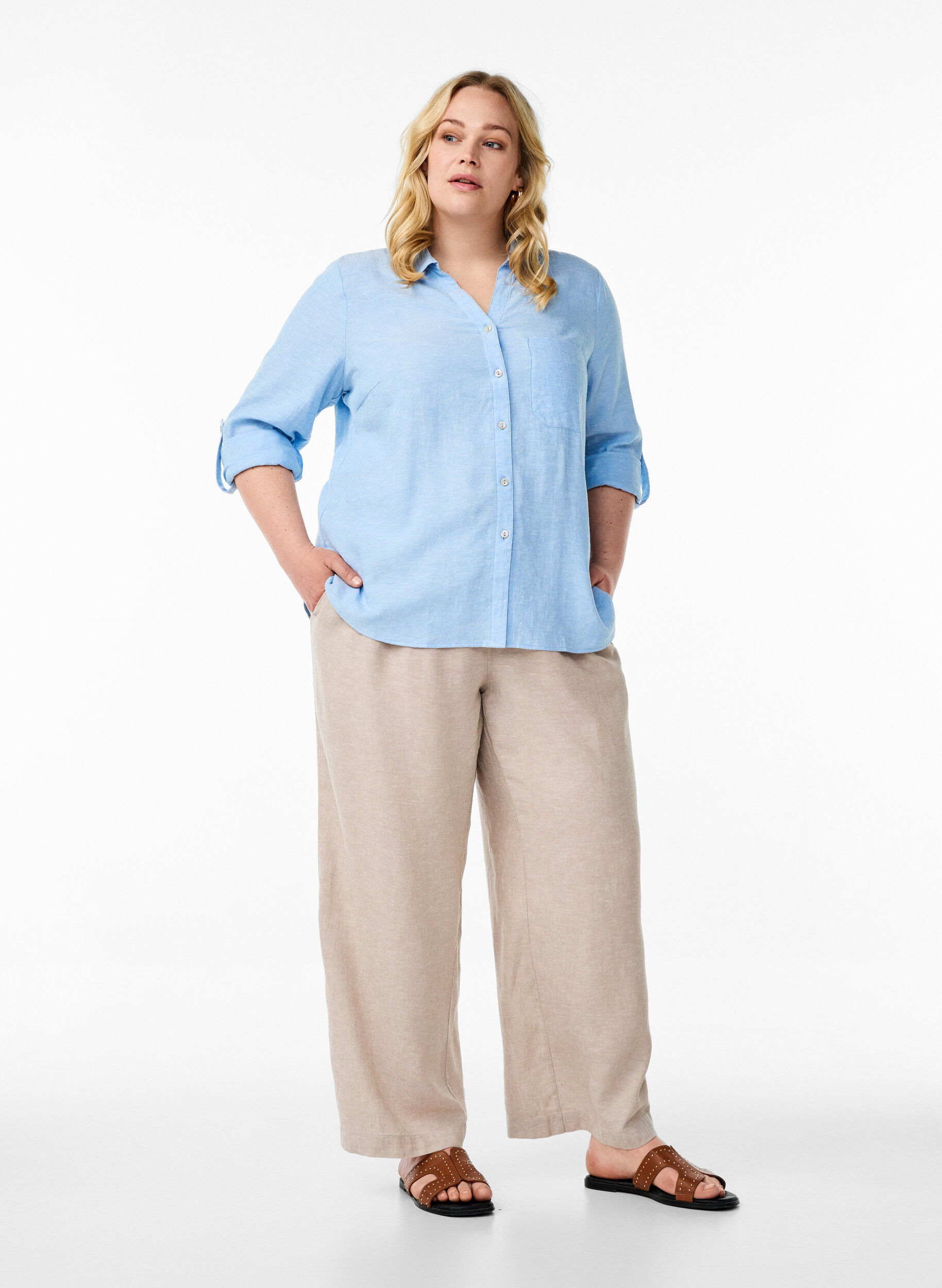 Zizzi Bluse aus Leinen und Viskose mit 3/4-&Auml;rmeln, Blau, Model image number 1