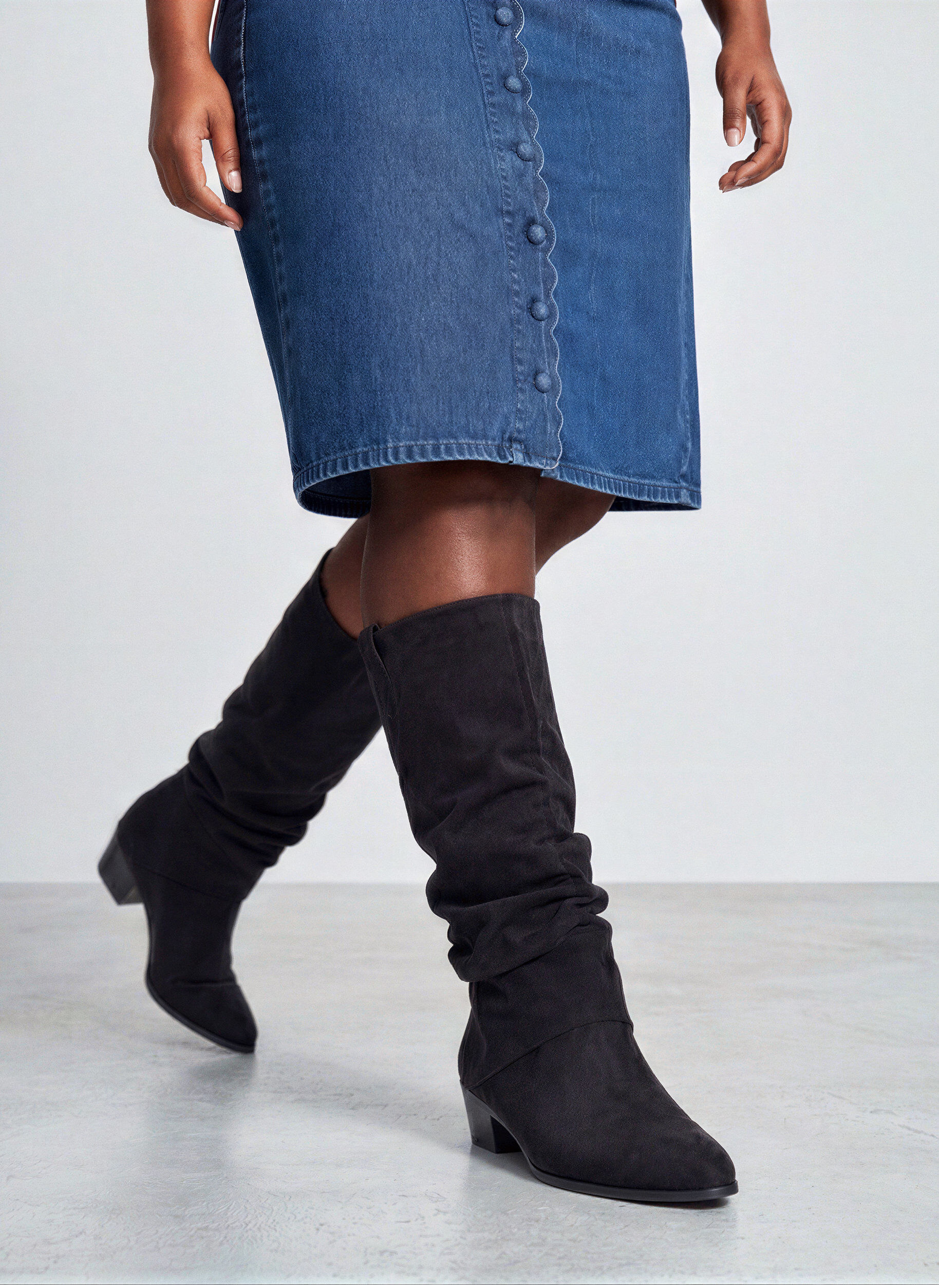 Extra Weiter - Langer Stiefel in Wildlederoptik mit abnehmbarem Schaft