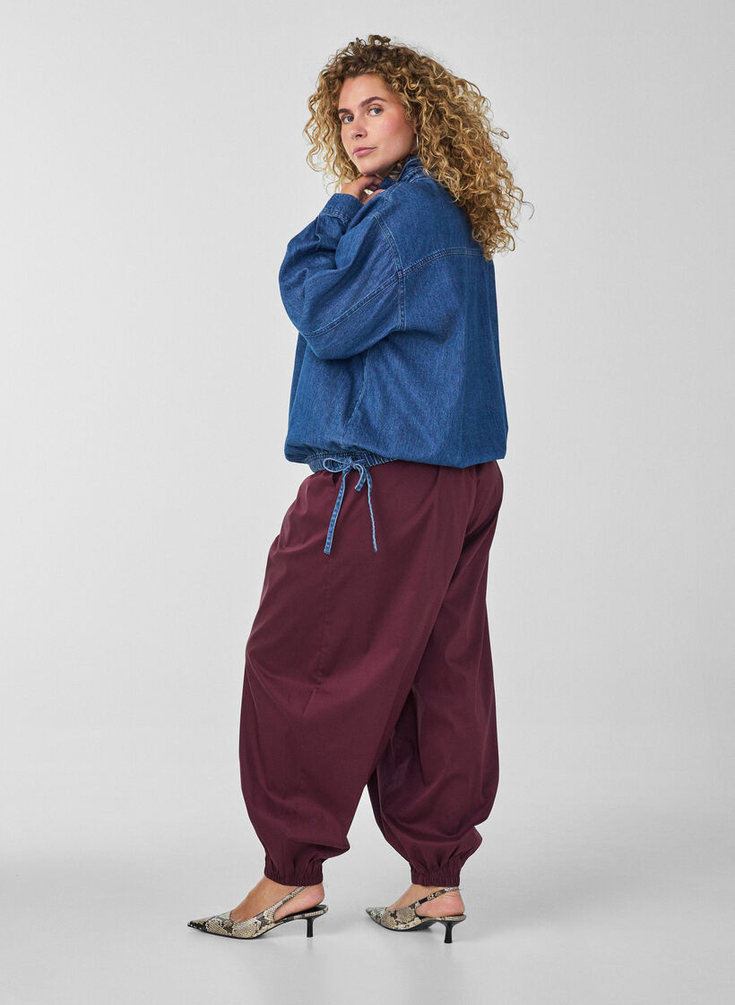 Bluse aus Denim mit Balloon-Fit, Blau, Model
