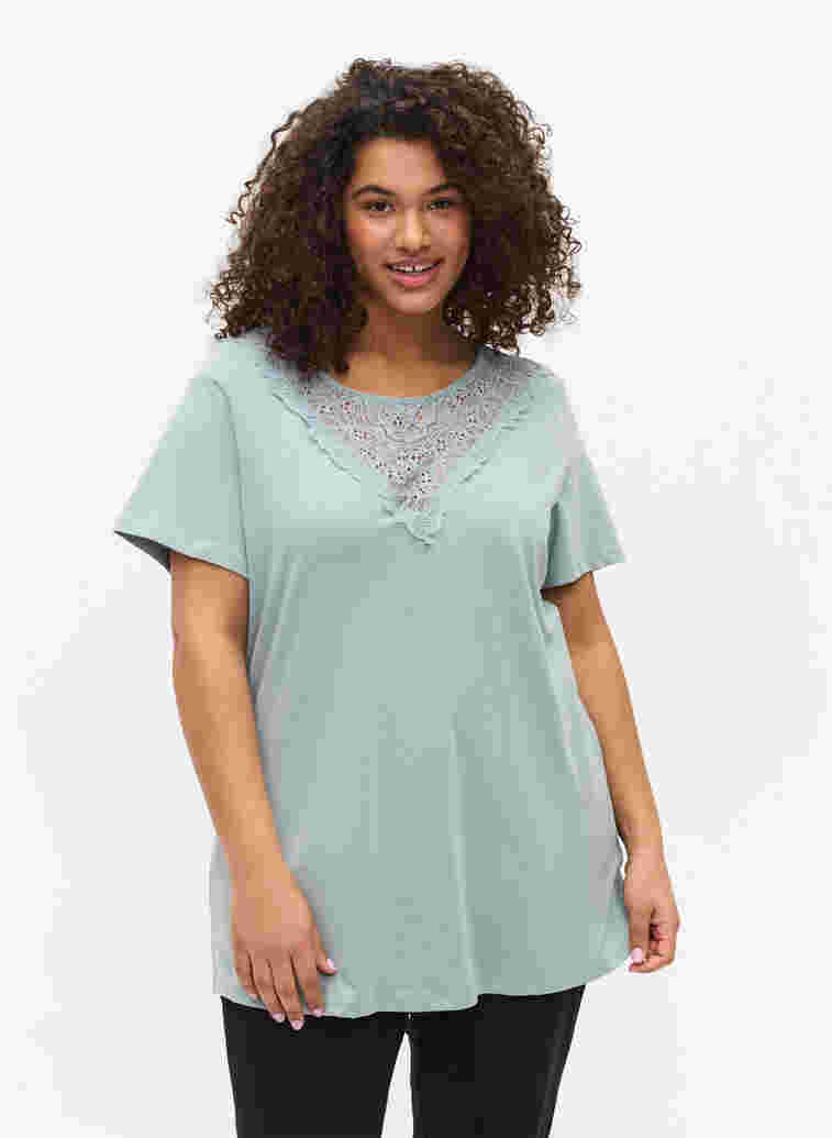 Kurzarm T-Shirt mit Spitzendetails, Silver Blue, Model