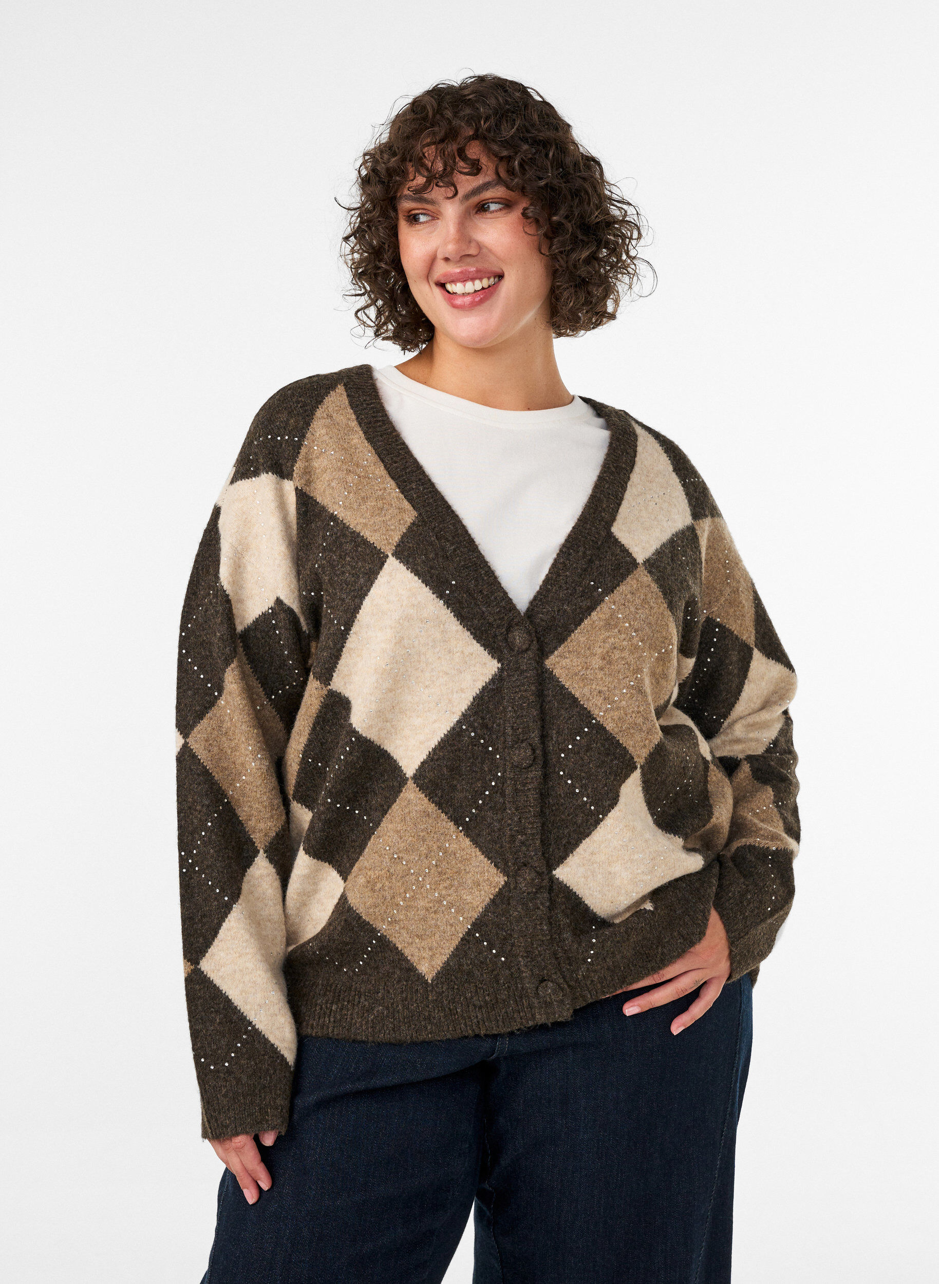 ZizziArgyle-Strickjacke mit Strasssteinen, Braun, Model image number 0