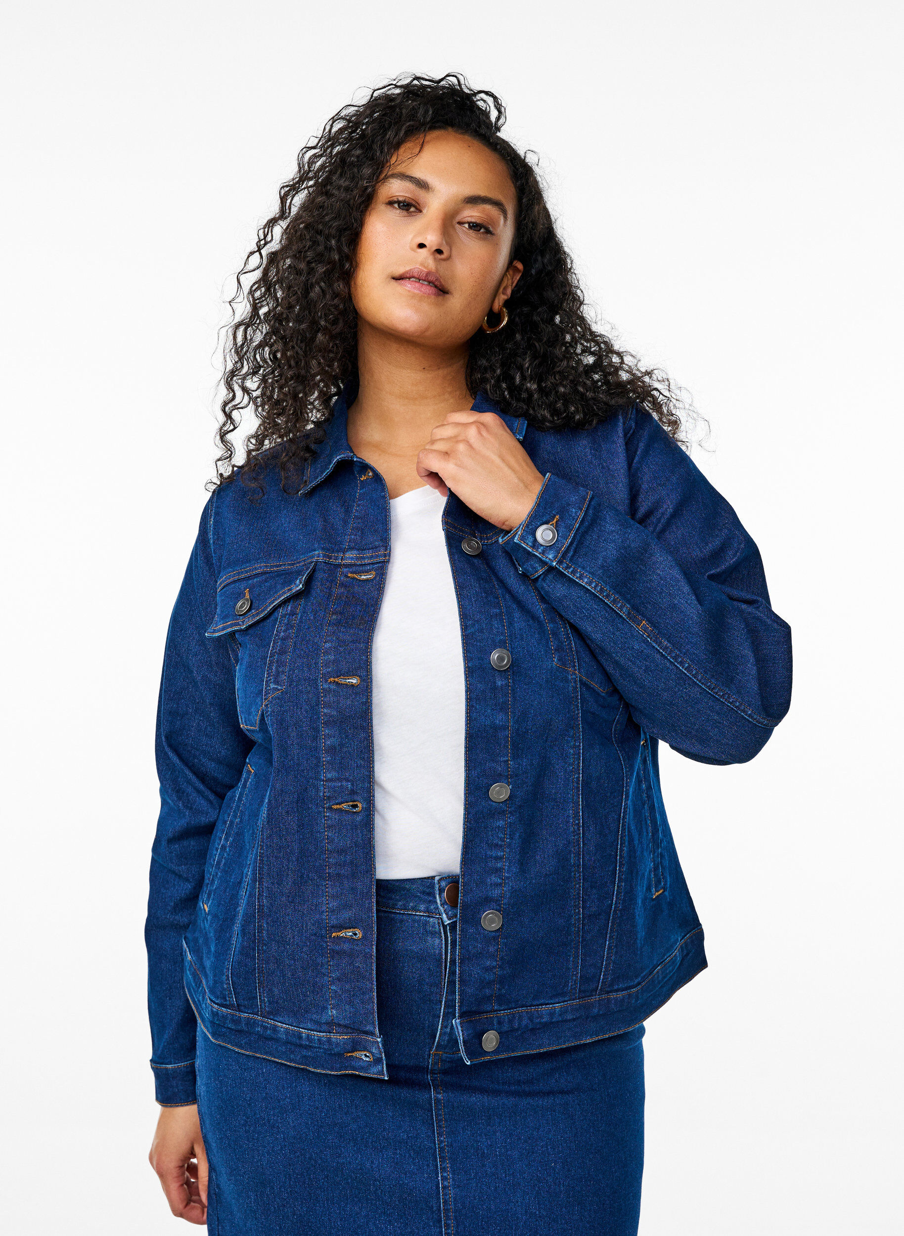 Zizzi Denim-Jacke aus elastischer Baumwollmischung, Blau, Model image number 0