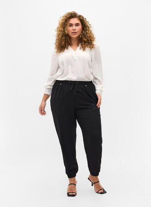 Hosen mit Taschen und elastischem Bündchen, Black, Model image number 0